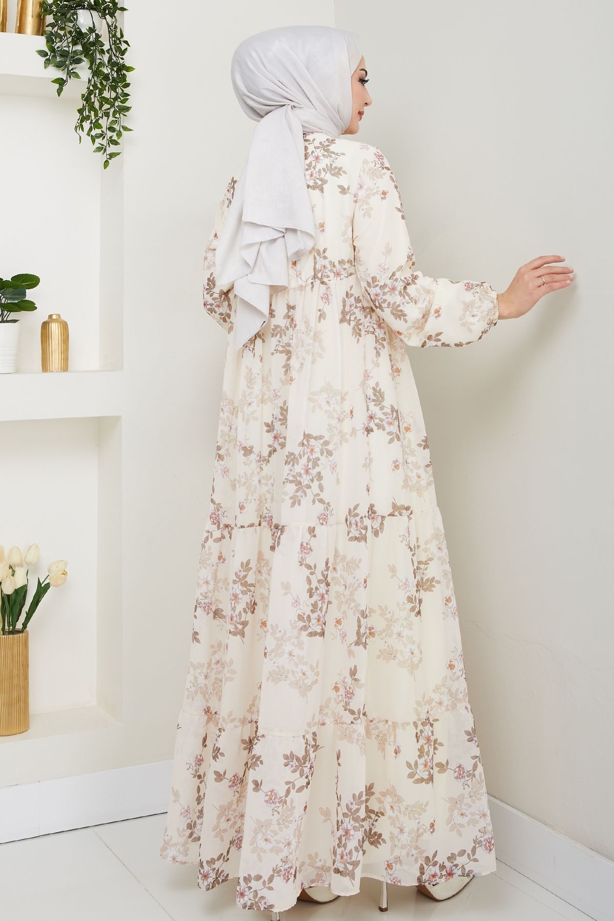 InStyle-فستان شيفون كريمي بتفاصيل شرابة من لافي 4