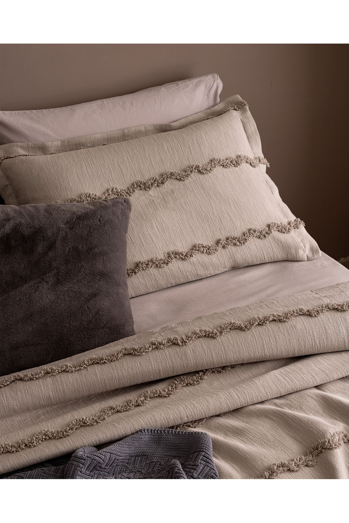 Madame Coco-Rostrenen Single Cotton Bedspread - Gray 5