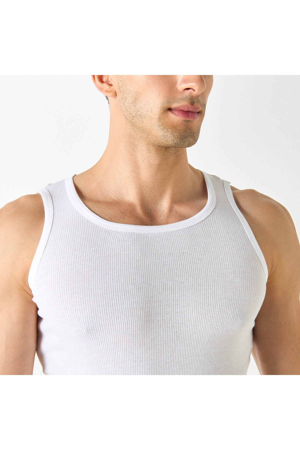 FAV-Textured Round Neck Vest 4