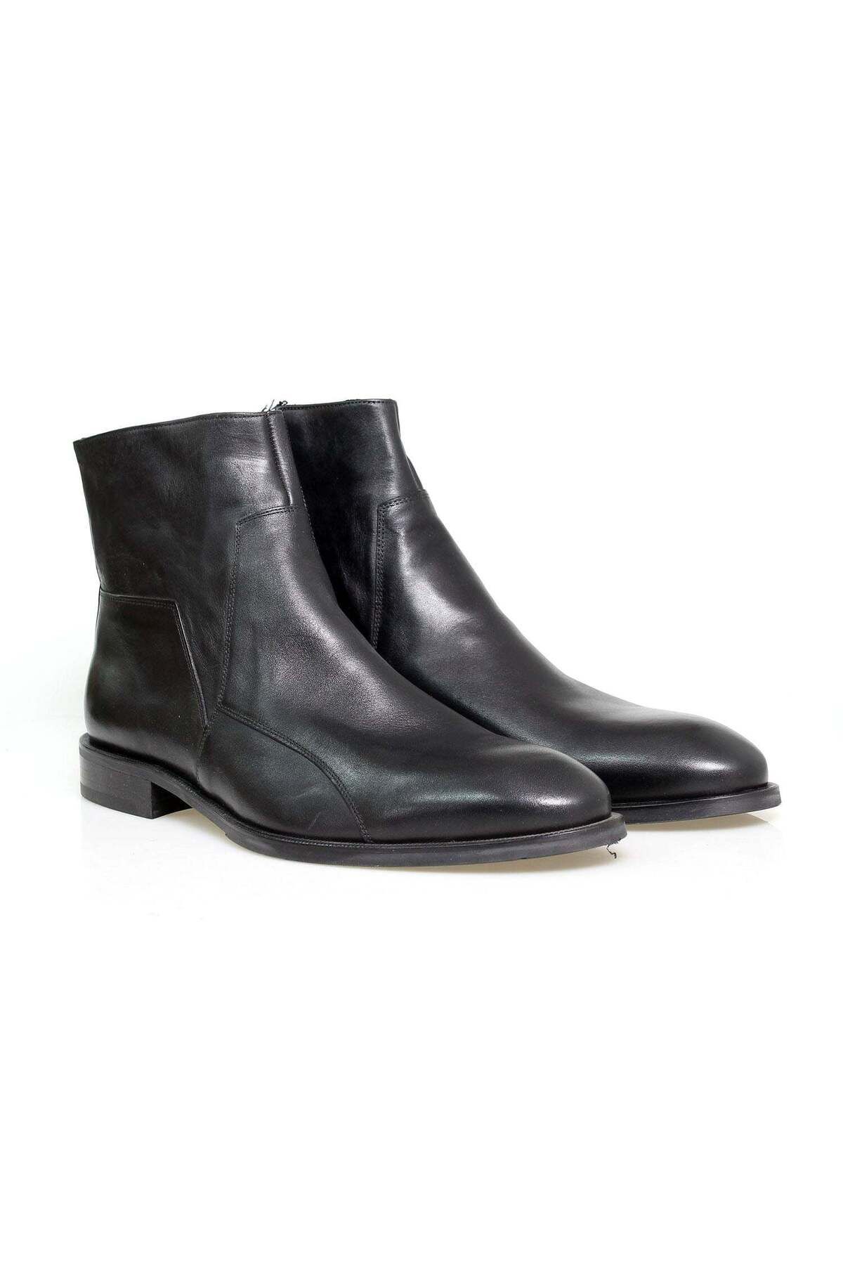 Butik SİYAH RENK BAĞCIKSIZ HAKİKİ DERİ ERKEK BOT