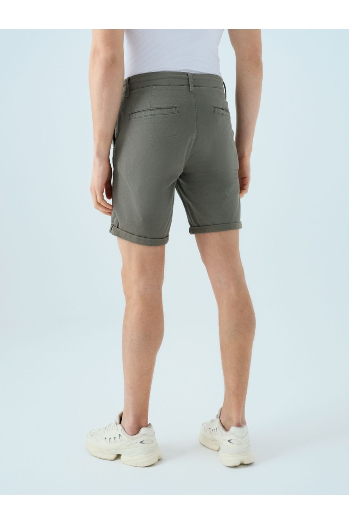 complete the look image