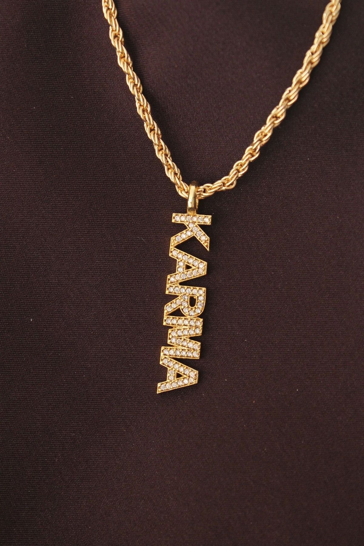 Clariss Altın Renk Zirkon Taşlı Karma Yazılı Kolye