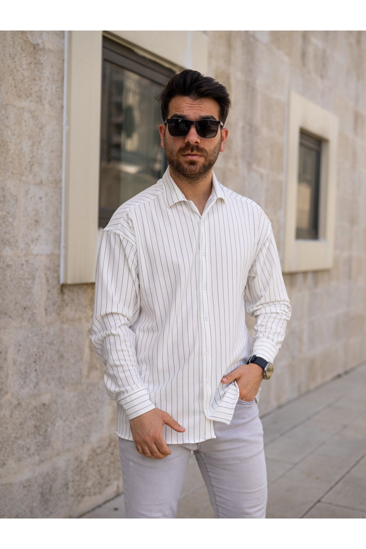 MODEL ERKEK ÇİZGİLİ KREP GÖMLEK
