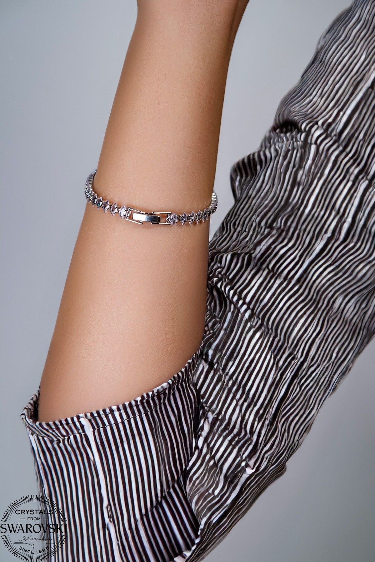 Swarovski Zirconia Detaylı Modern Çelik Bileklik Göz Alıcı Stil