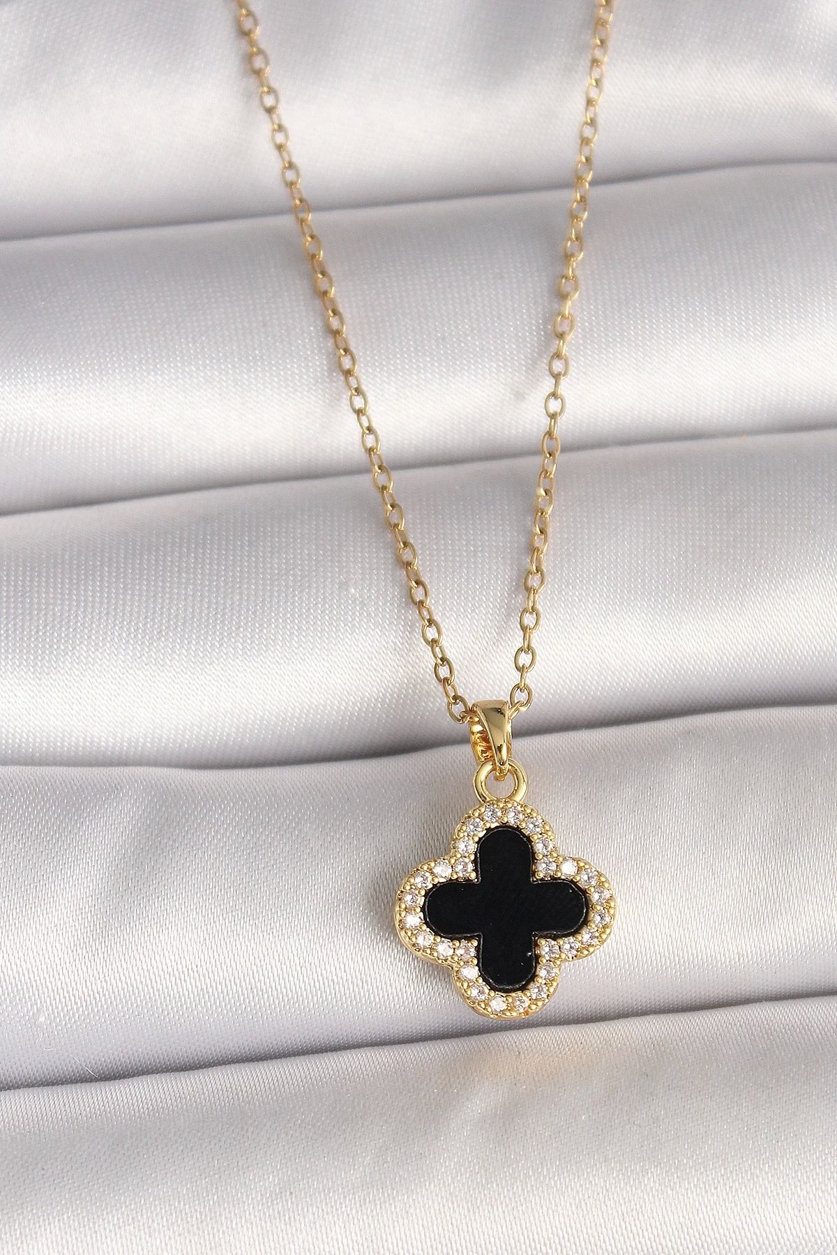 Clariss 316L Çelik Gold Renk Zincir Zirkon Taşlı Yonca Model Kadın Kolye