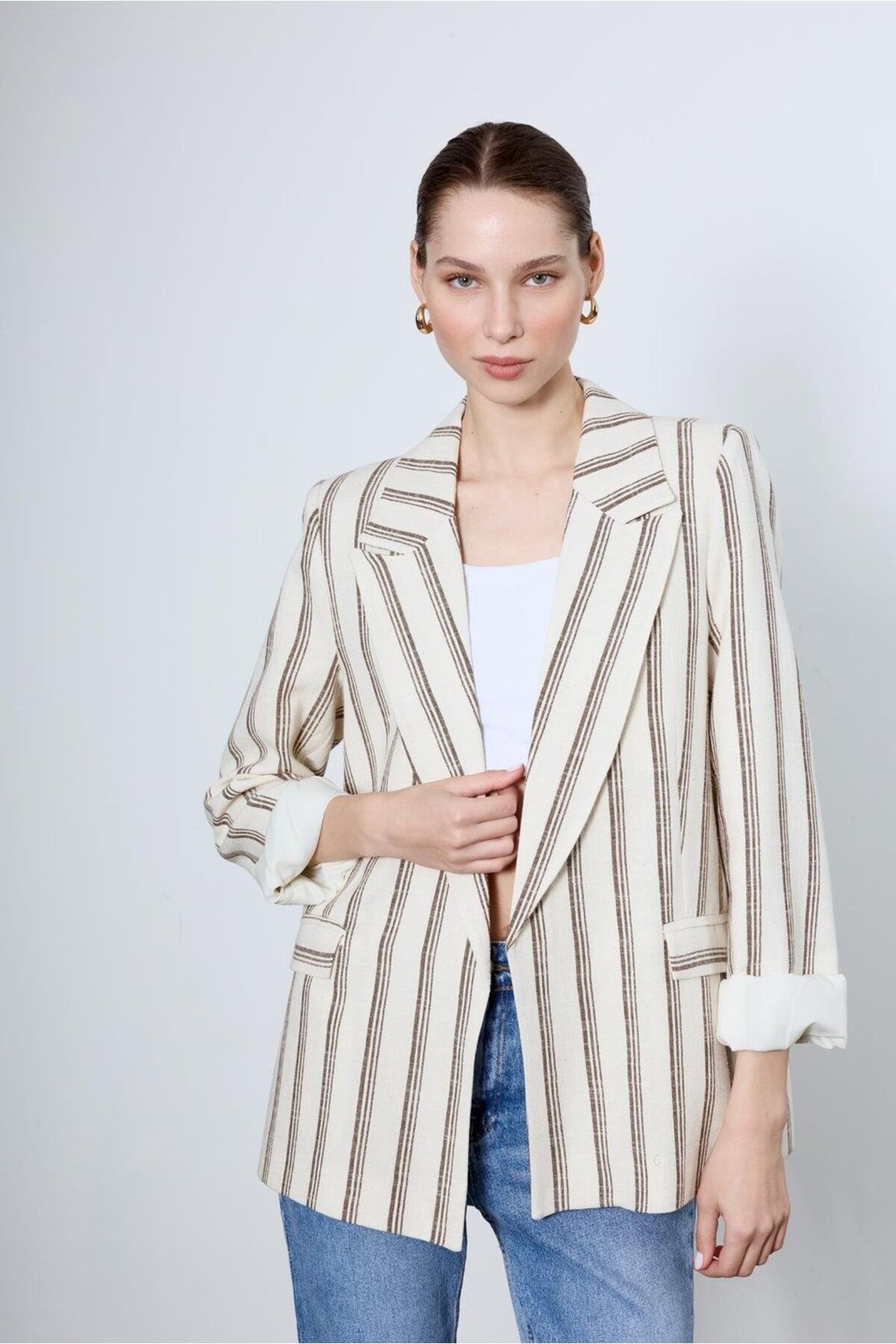 FEMMESTUDIO Kadın Krem Kahverengi Çizgi Detaylı Blazer Ceket