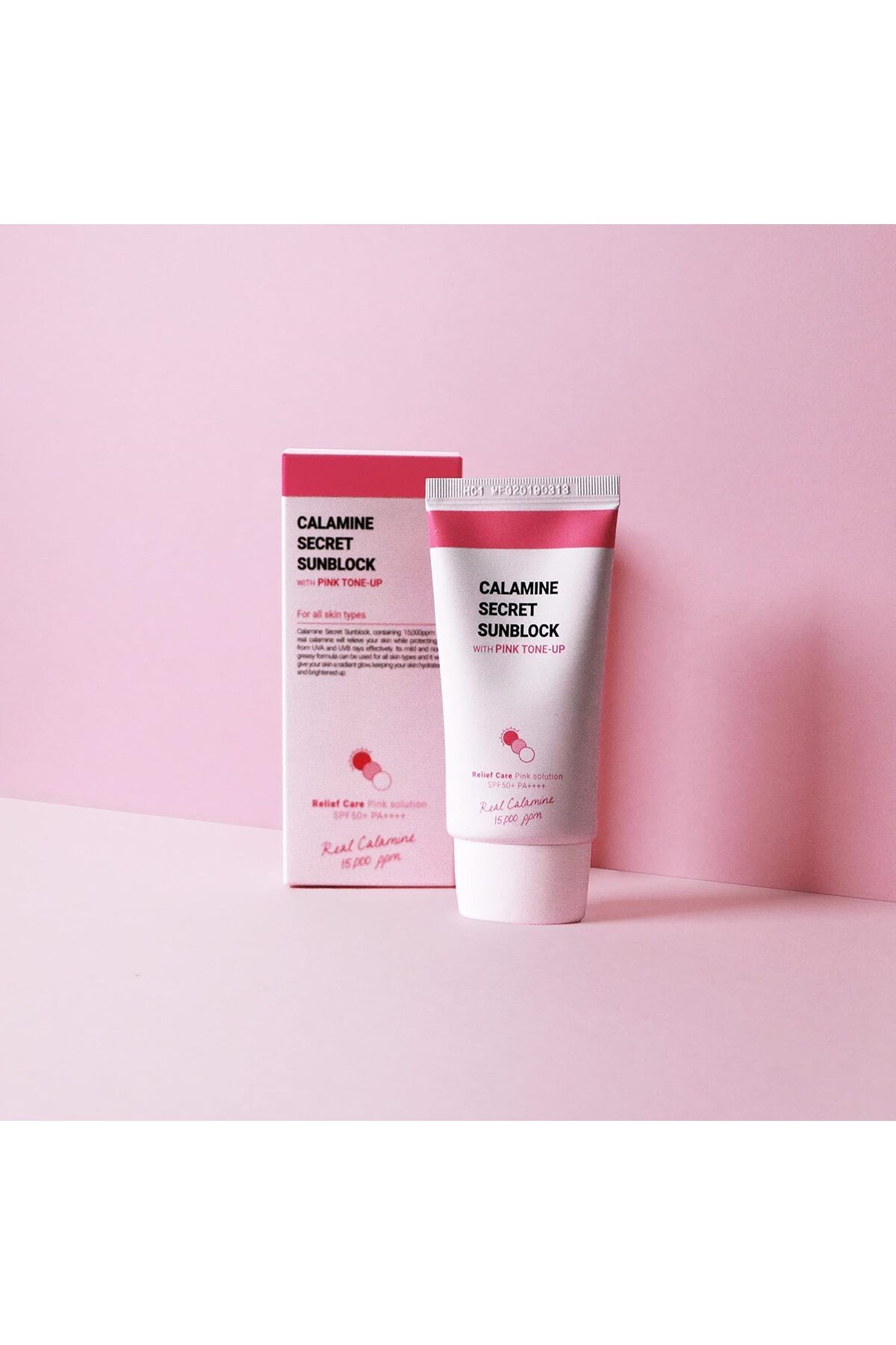 کرم ضد آفتاب صورت مخفی CALAMINE رنگ صورتی SPF50+PA ++++ 50ML KSECRET