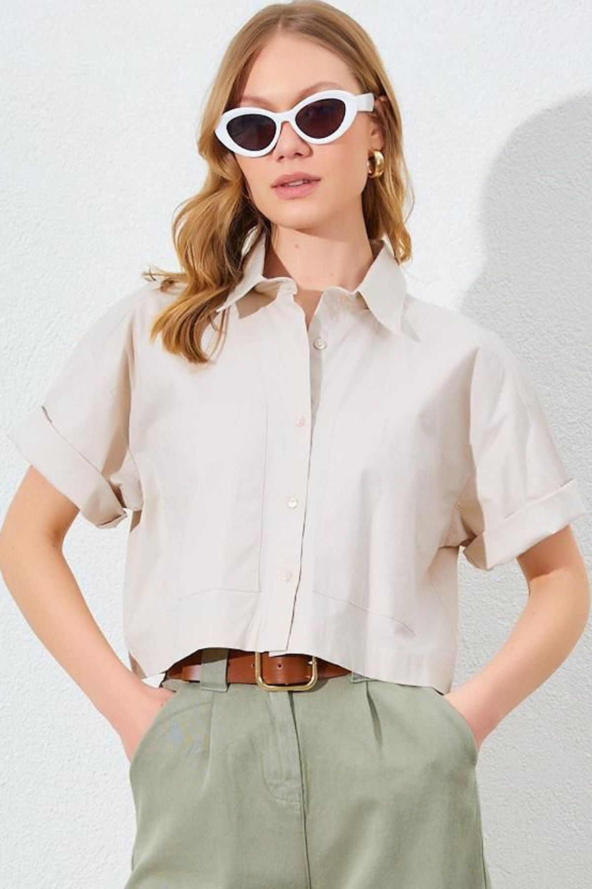 Ottawe Regular Fit Rahat Kesim Çift Cepli Gömlek Yakalı Düğme Kapama Casual Kısa Duble Kol Gömlek
