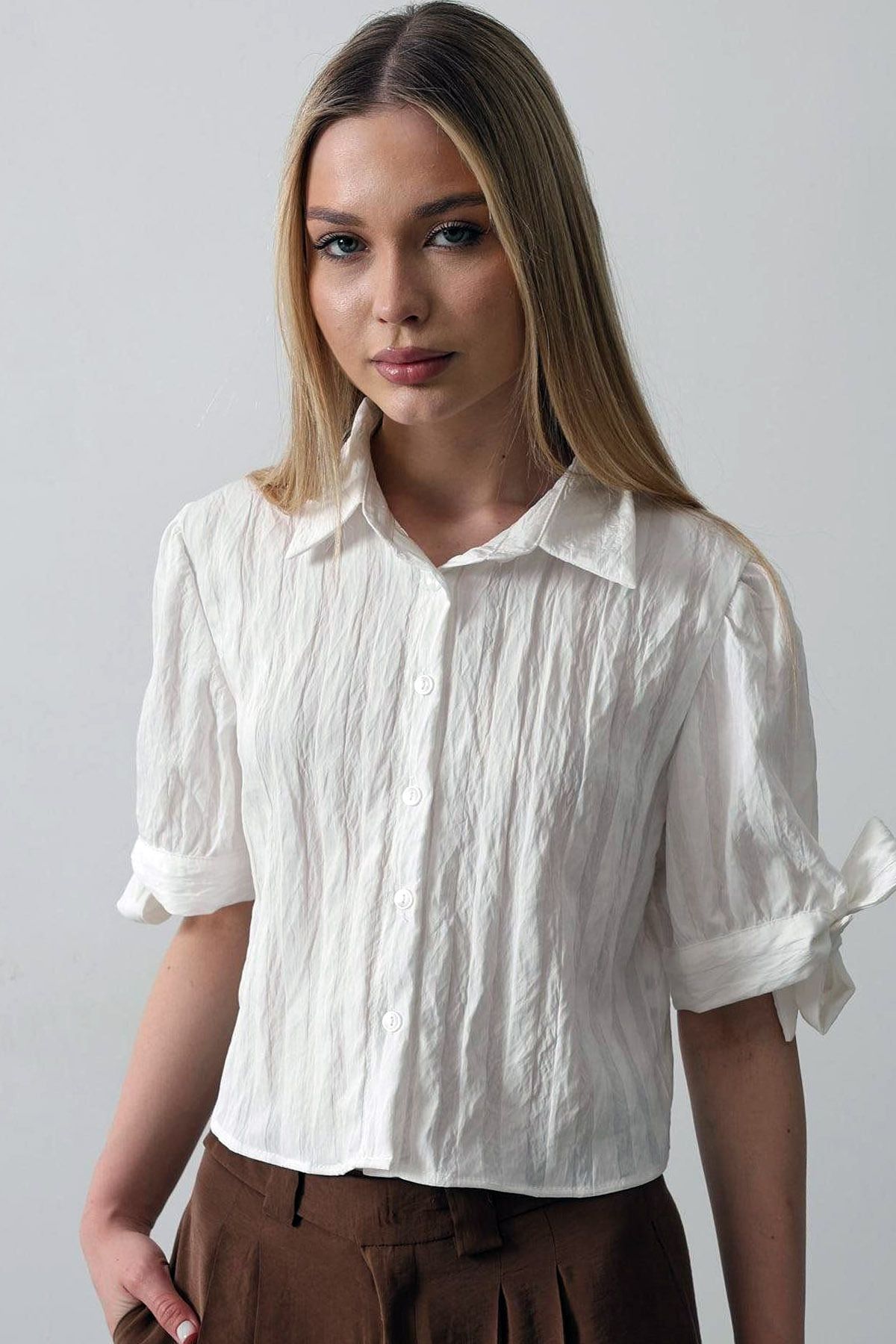 Ottawe Regular Fit Rahat Kesim Gömlek Yaka Kısa Kollu Kolu Bağcıklı Dokulu Düğmeli Casual Gömlek