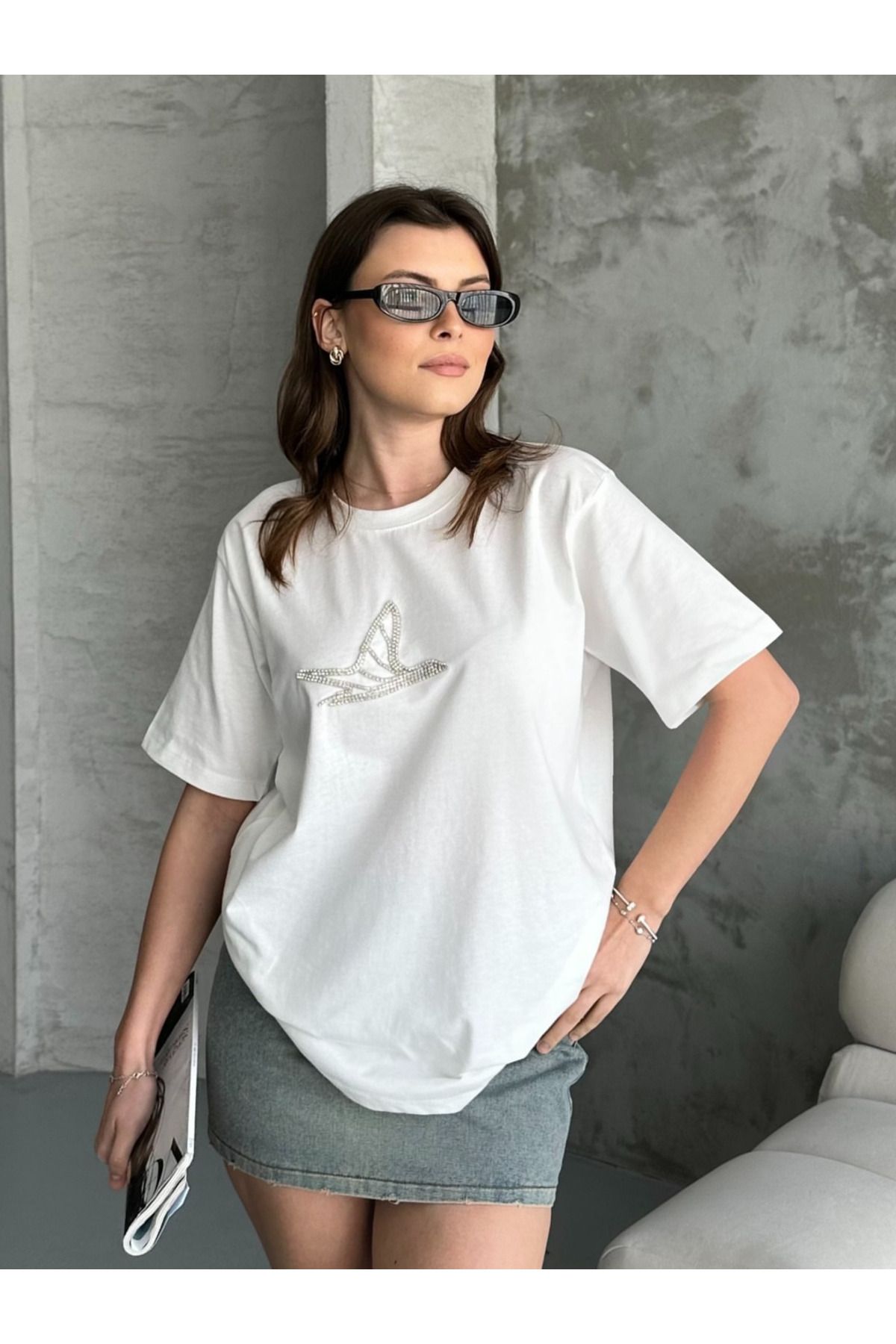MODEL Tişört Bluz Kuşlu Taşlı Beyaz Yazlık