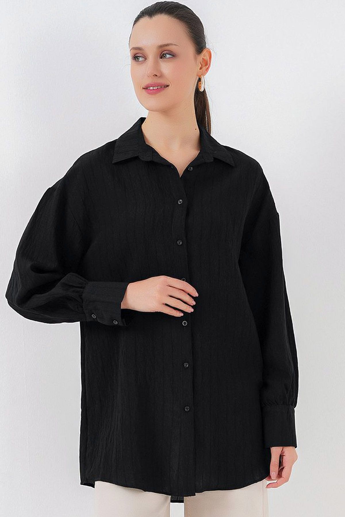 CoolLook Kendinden Çizgi Dokulu Düğmeli Rahat Kesim Yakalı ve Manşetli Uzun Kollu Casual Gömlek
