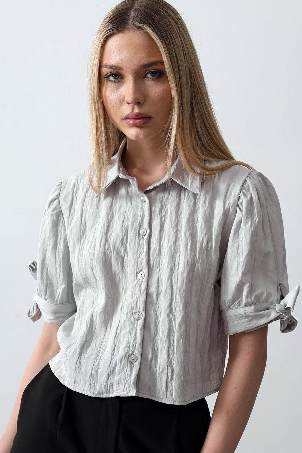 Ottawe Regular Fit Rahat Kesim Gömlek Yaka Kısa Kollu Kolu Bağcıklı Dokulu Düğmeli Casual Gömlek