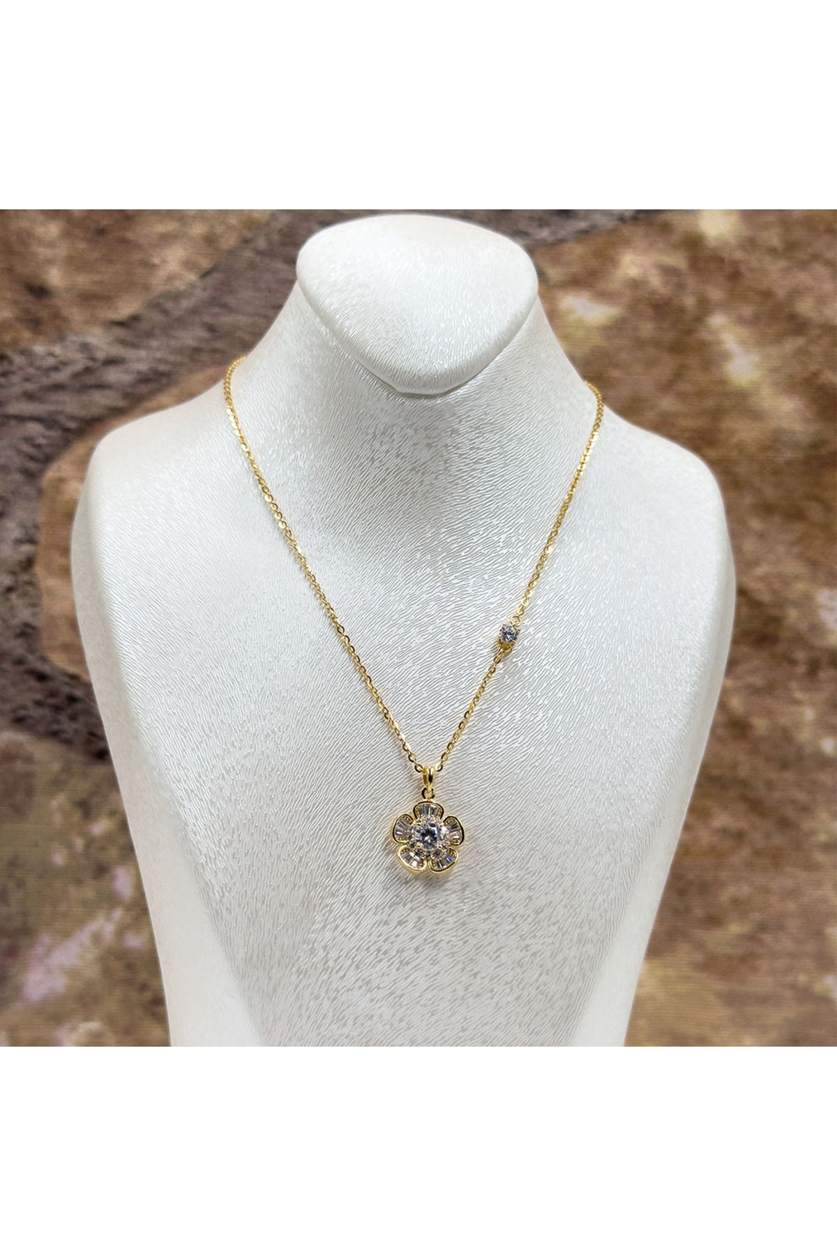 Livora Jewelry Gold Renk Tektaş Çiçek Gümüş Kolye