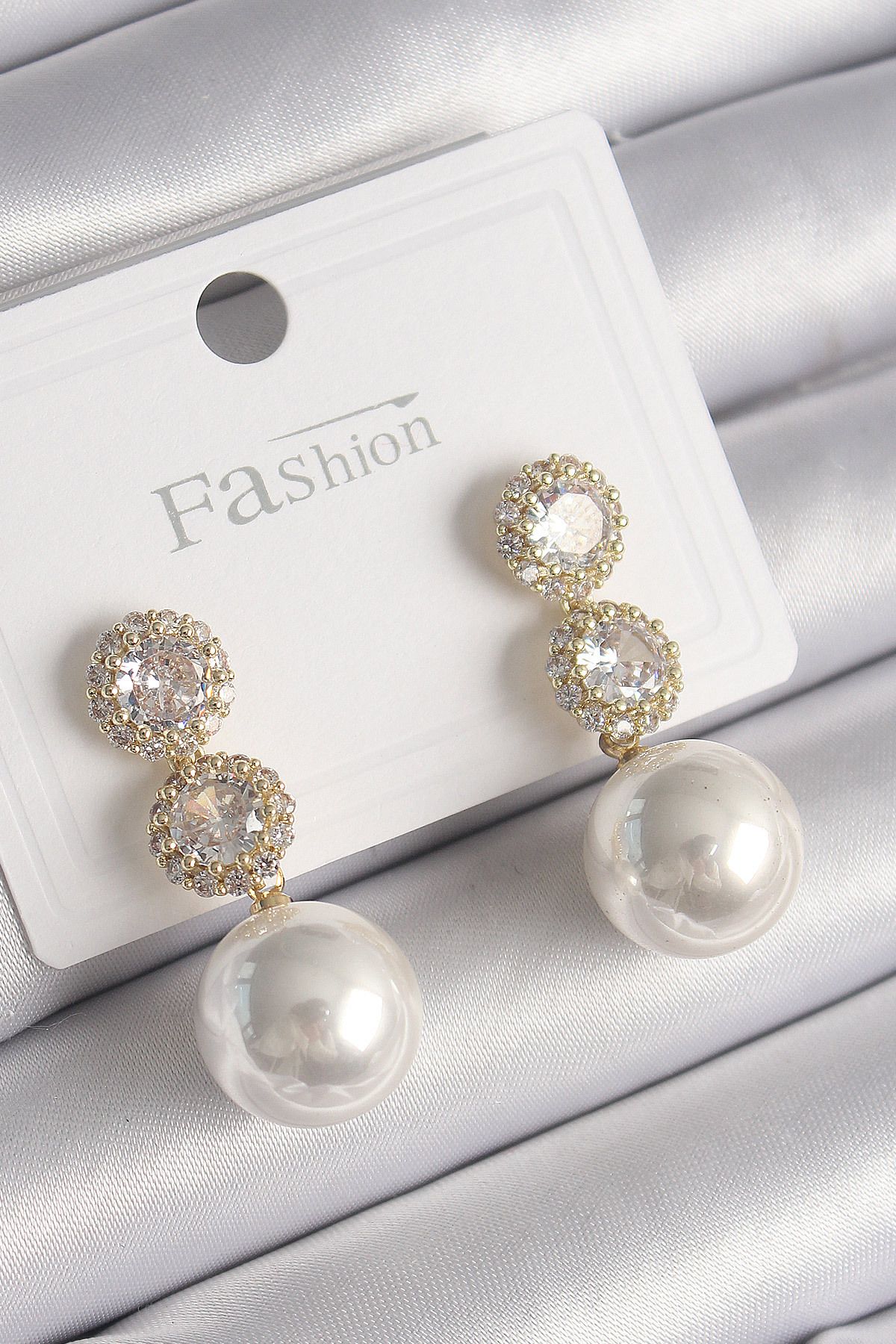 BZK ACCESSORİES Pirinç Gold Renk Zirkon Taşlı Sallantı İnci Model Kadın Küpe