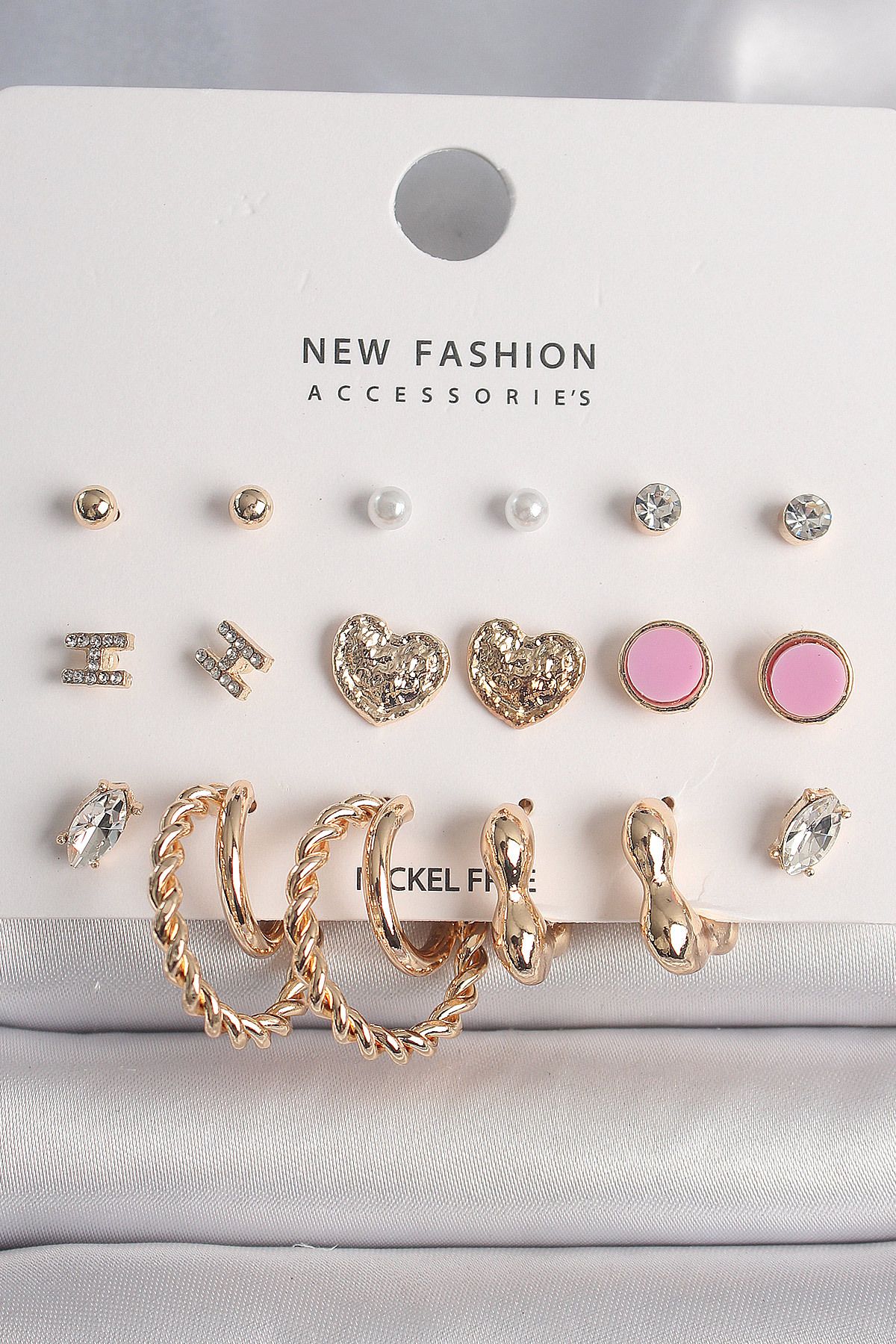 BZK ACCESSORİES Pirinç Gold Renk Zirkon Taşlı Burug Halka Model İşlemeli Kalp Detay 9 Çift Kadın Küpe Seti