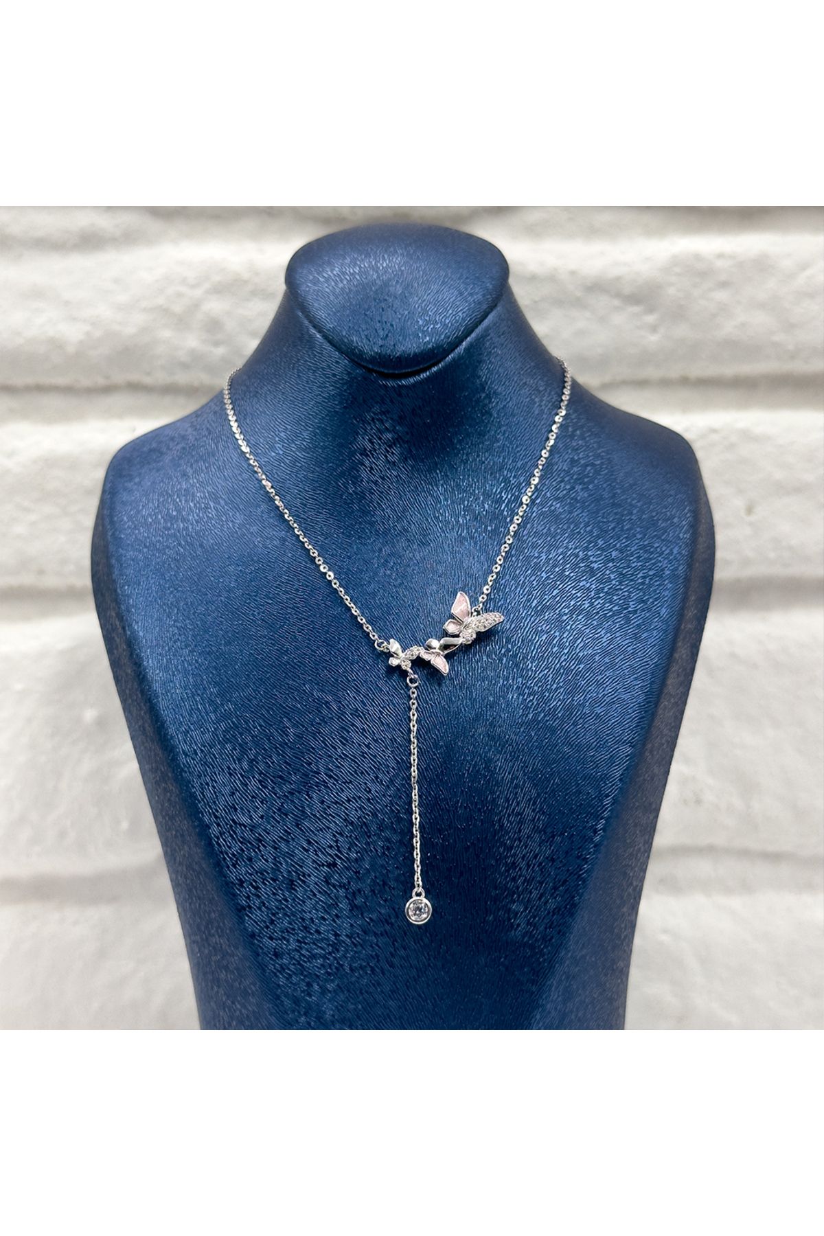 Livora Jewelry Sıralı Kelebek Detaylı Tektaş Gümüş Kolye