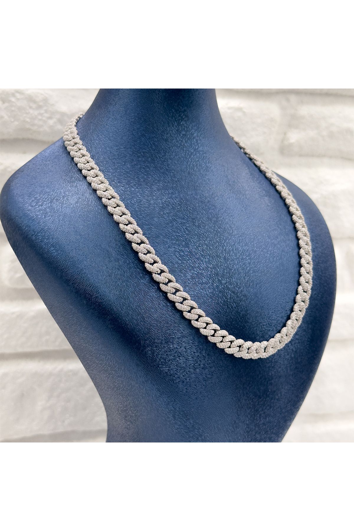 Livora Jewelry Taşlı Özel İşçilik Gurmet Gümüş Kolye