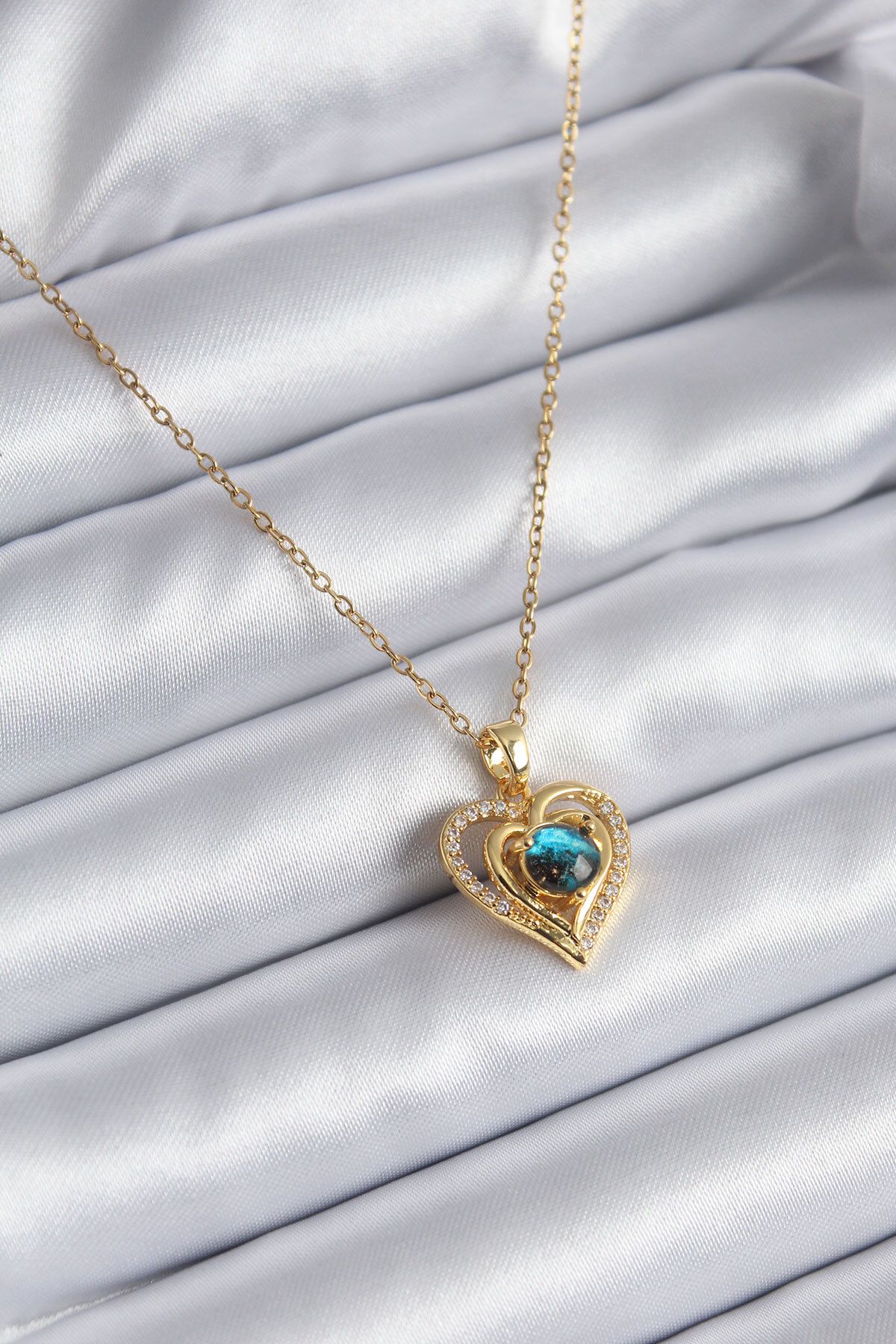 MMB Boutique 316L Çelik Gold Renk Zirkon Taşlı Kalp Galaksi Model Kadın Kolye