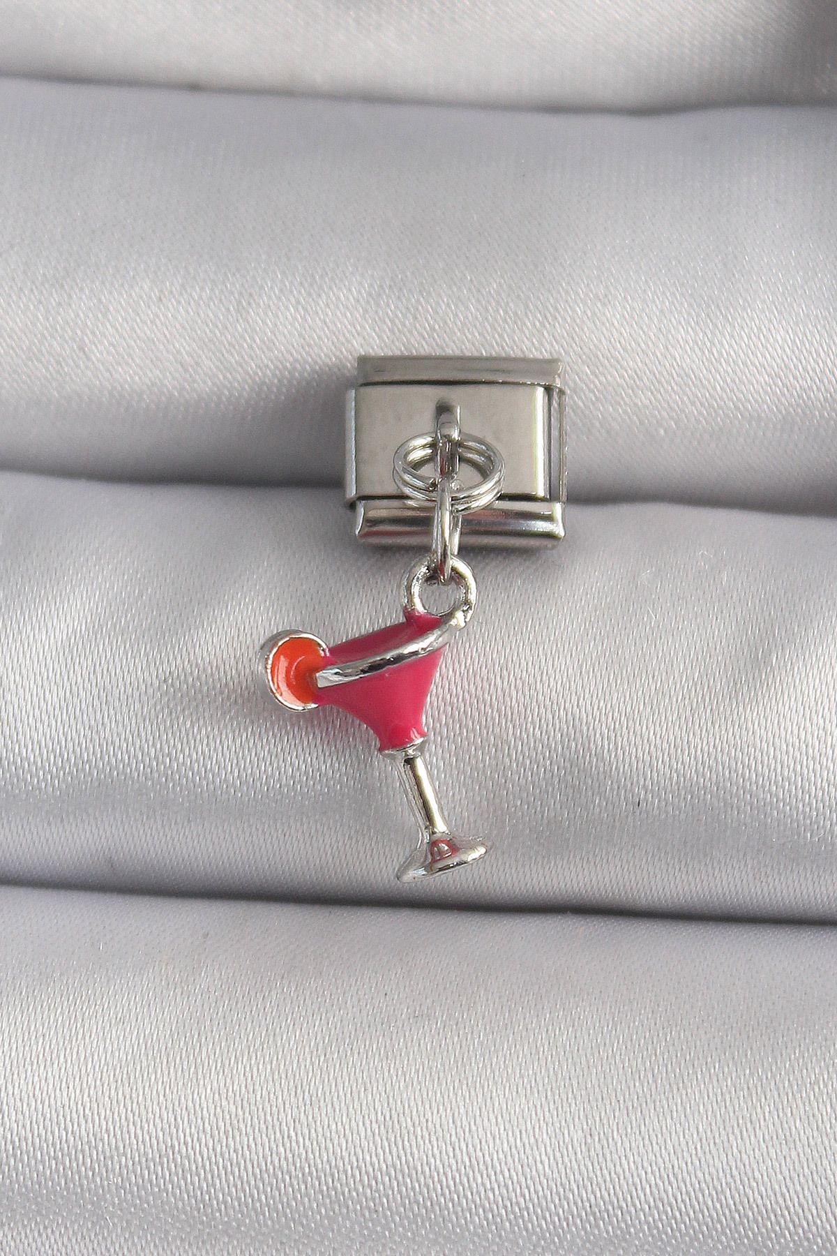 BZK ACCESSORİES 316L Çelik Gümüş Renk Sallantı Kokteyl Model Nomination Charm