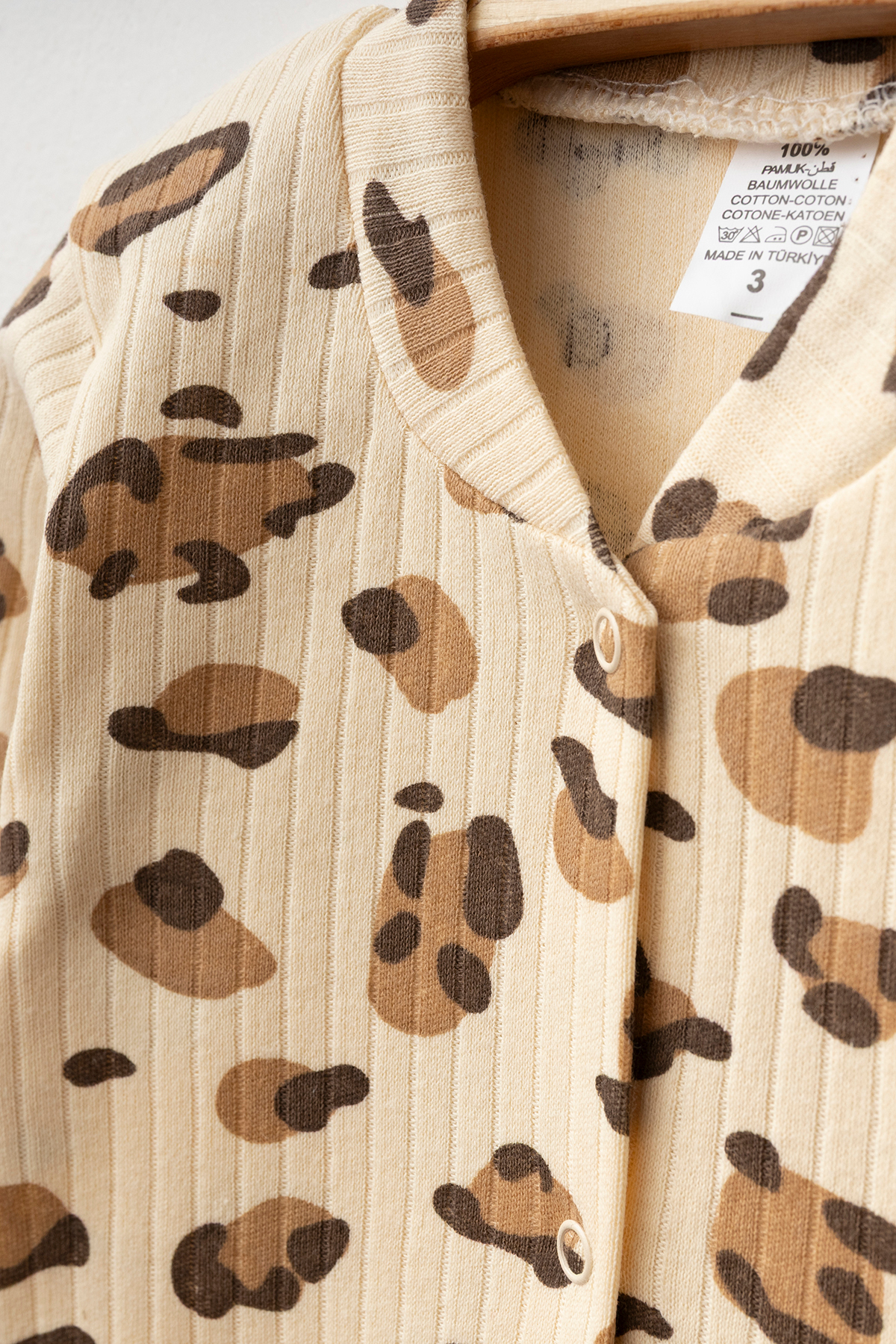 yukobaby bebeğiniz için en doğalı BEBEK LEOPARLI 3-6-9 AY PAMUKLU MANŞETŞİZ TULUM YENİDOĞAN HASTANE ÇIKIŞI BEBEK KIYAFETİ YK5886 fotoğrafı 2 (önizleme)