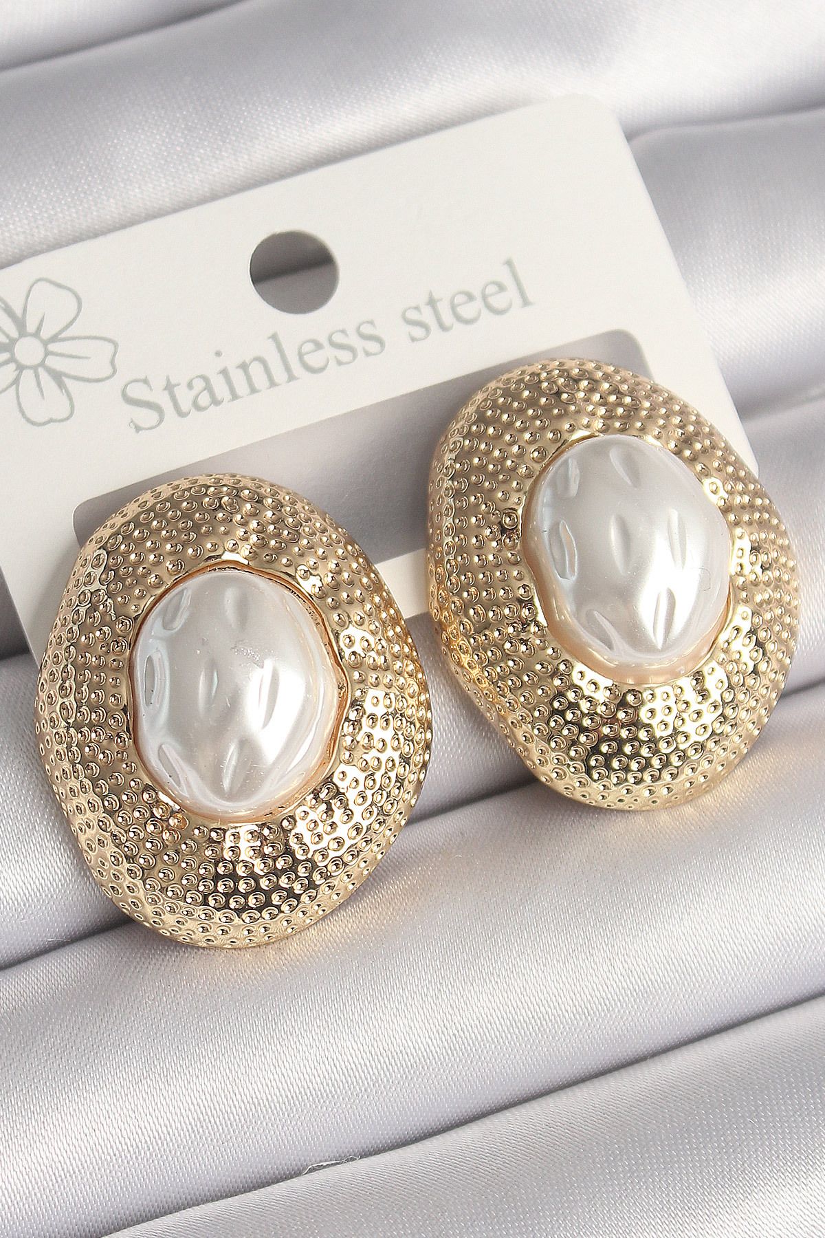 BZK ACCESSORİES Pirinç Gold Renk İncili İşlemeli Daire Model Kadın Küpe
