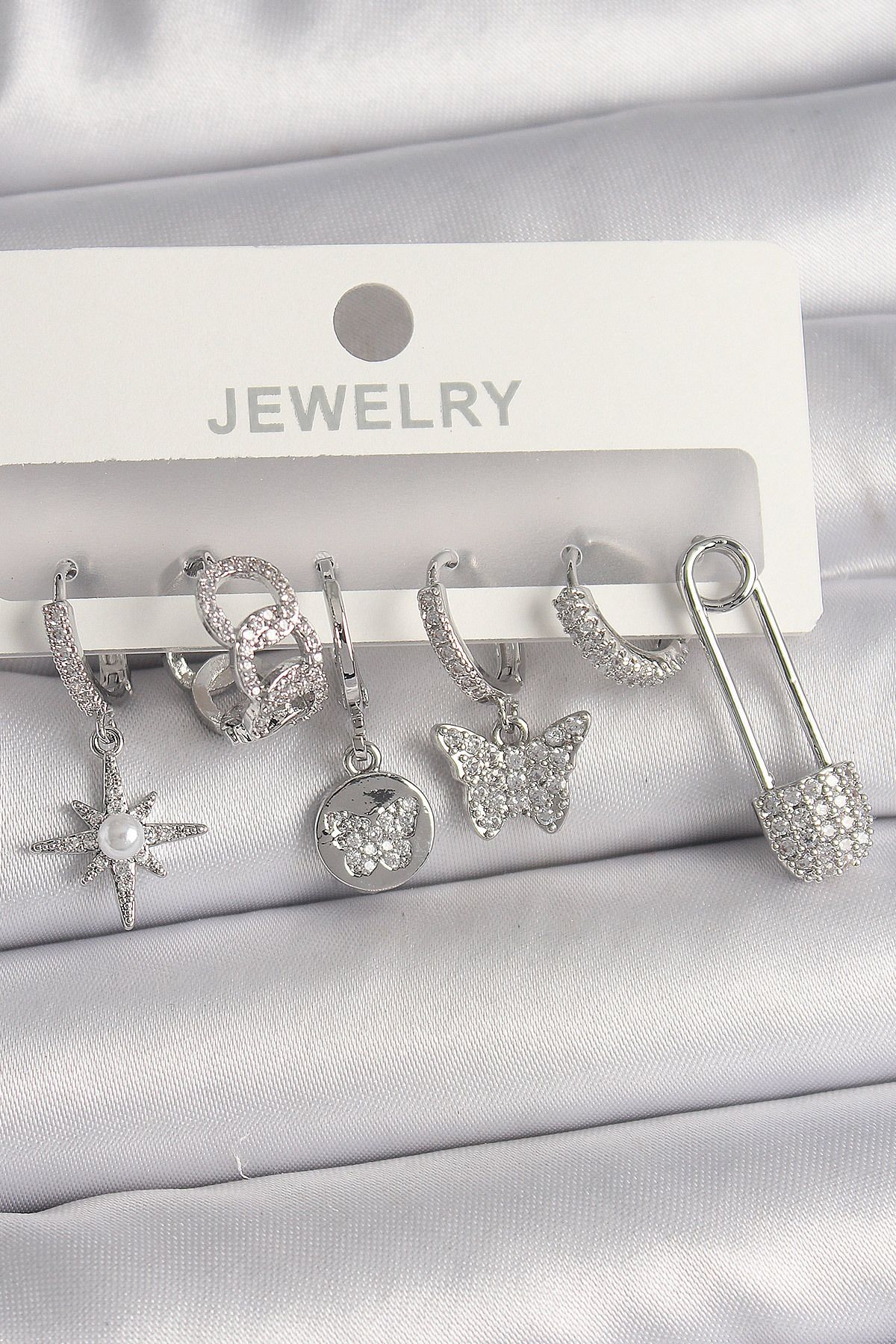 BZK ACCESSORİES Pirinç Gümüş Renk Sallantı Zirkon Taşlı Kelebek Figür Kadın Küpe Seti