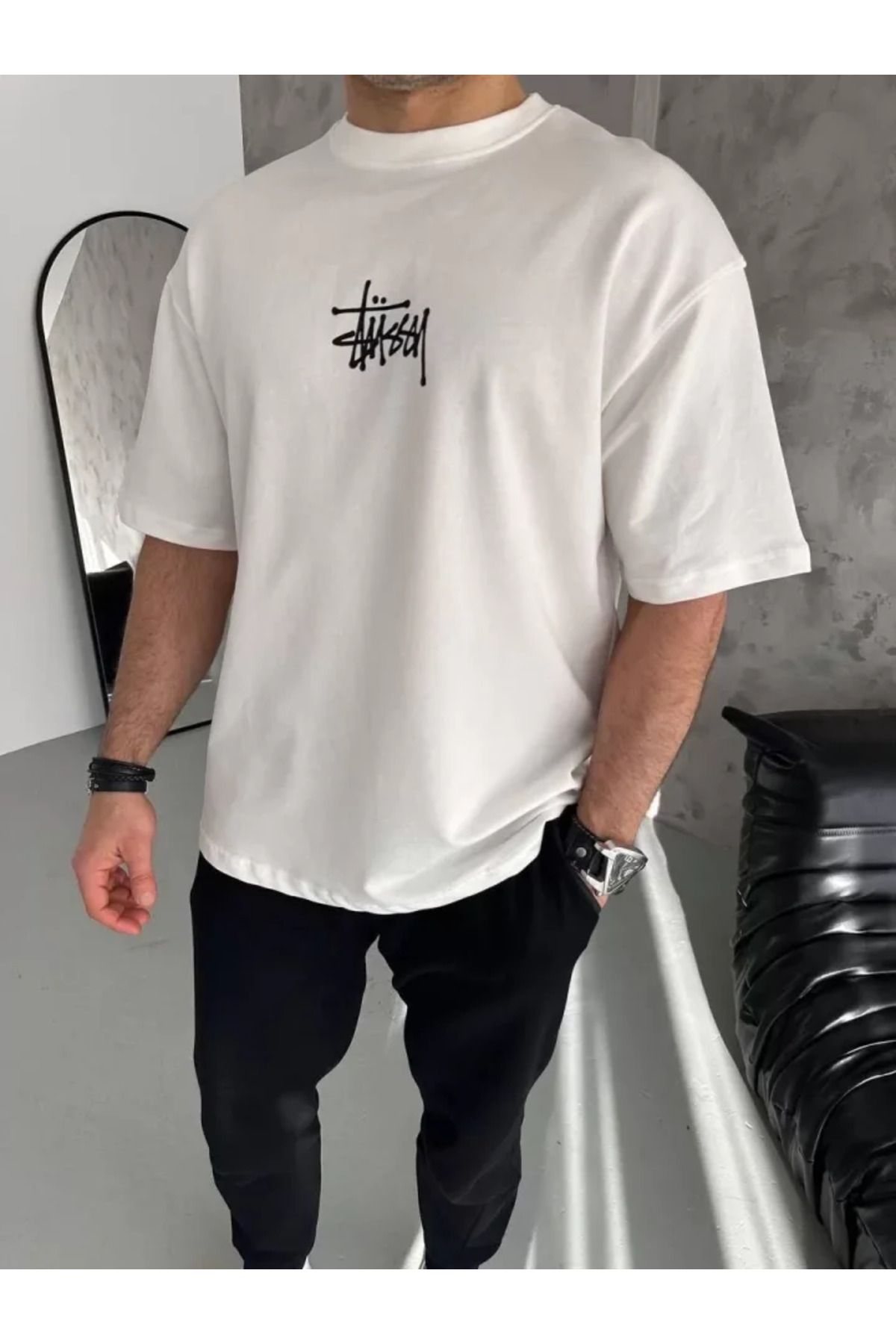 leyla sanat sanata yeni bir bakış açısı leyla sanat sanata yeni bir bakış açısı Unisex Bisiklet Yaka Baskılı Oversize T-Shirt - Beyaz