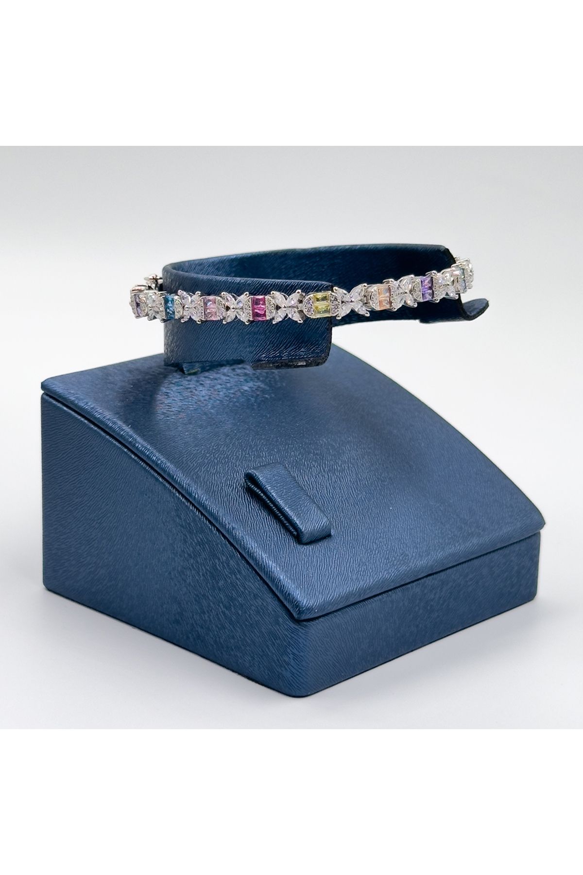 Livora Jewelry Pırlanta Montür Mix Taşlı Gümüş Bileklik