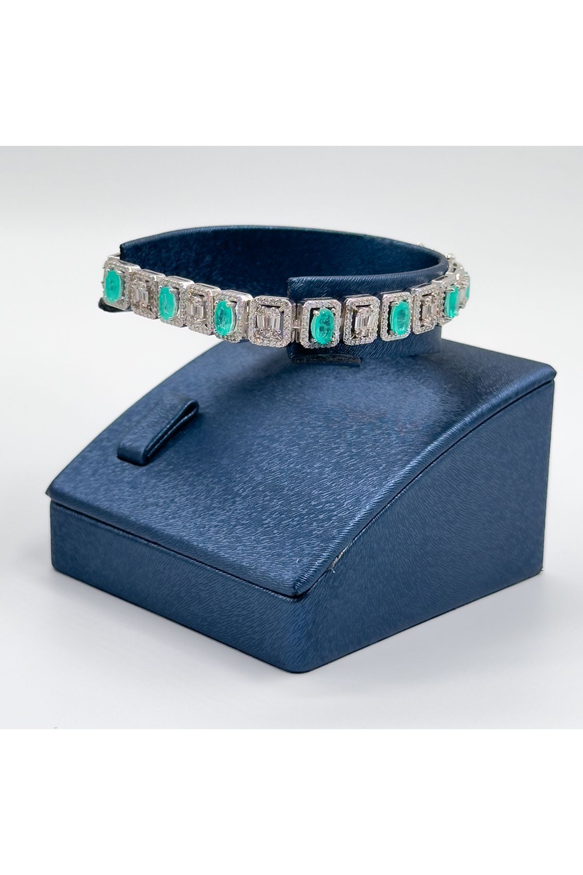 Livora Jewelry Pırlanta Montür Mavi Paraiba Gümüş Bileklik