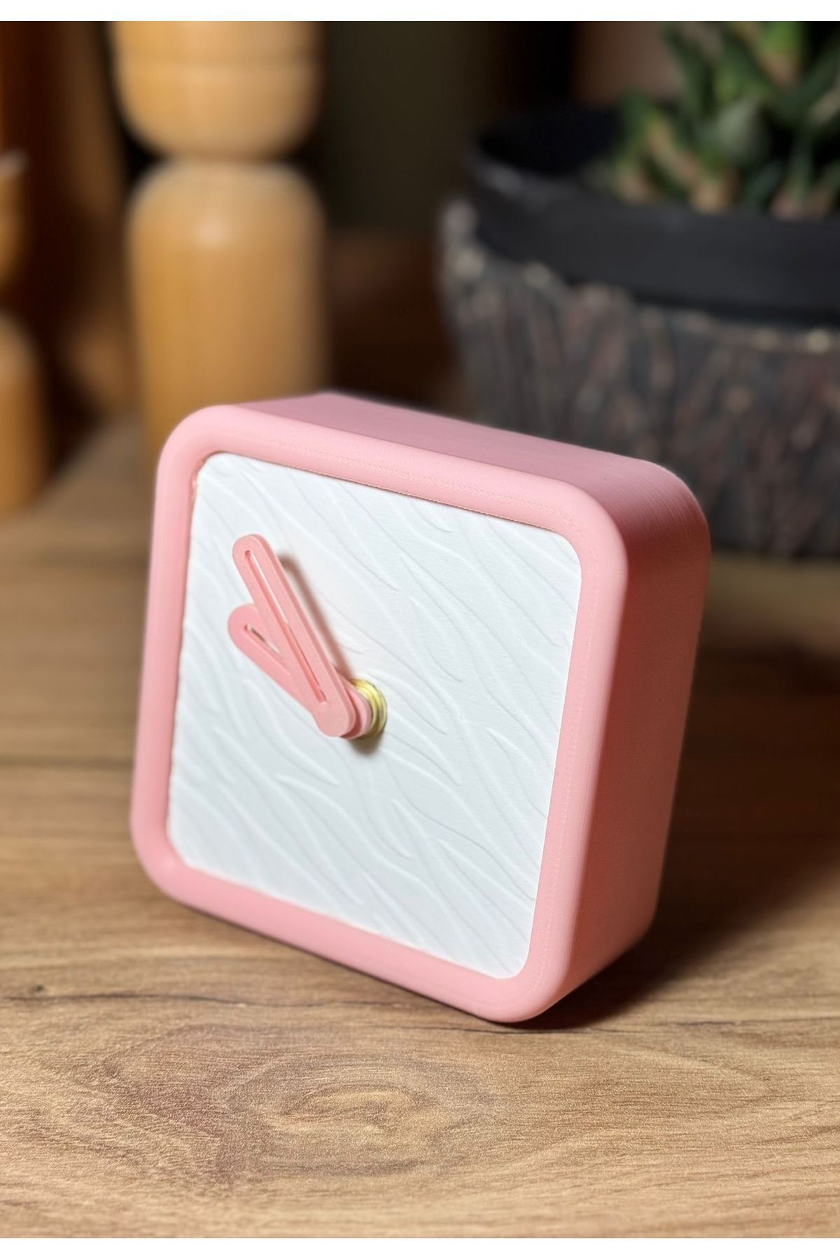 Melyonek Minimalist Kare Masa Saati Pembe Beyaz