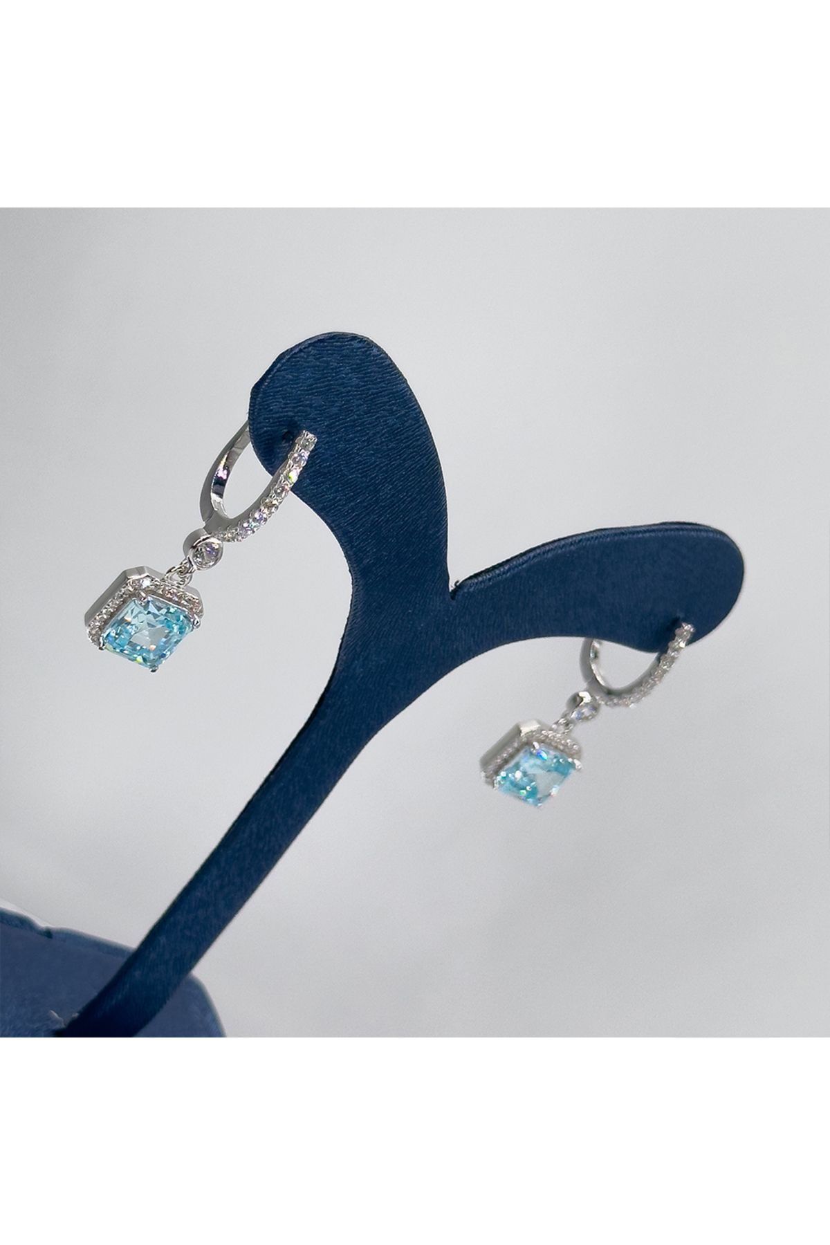 Livora Jewelry Aquamarin Taşlı Sallamalı Gümüş Küpe