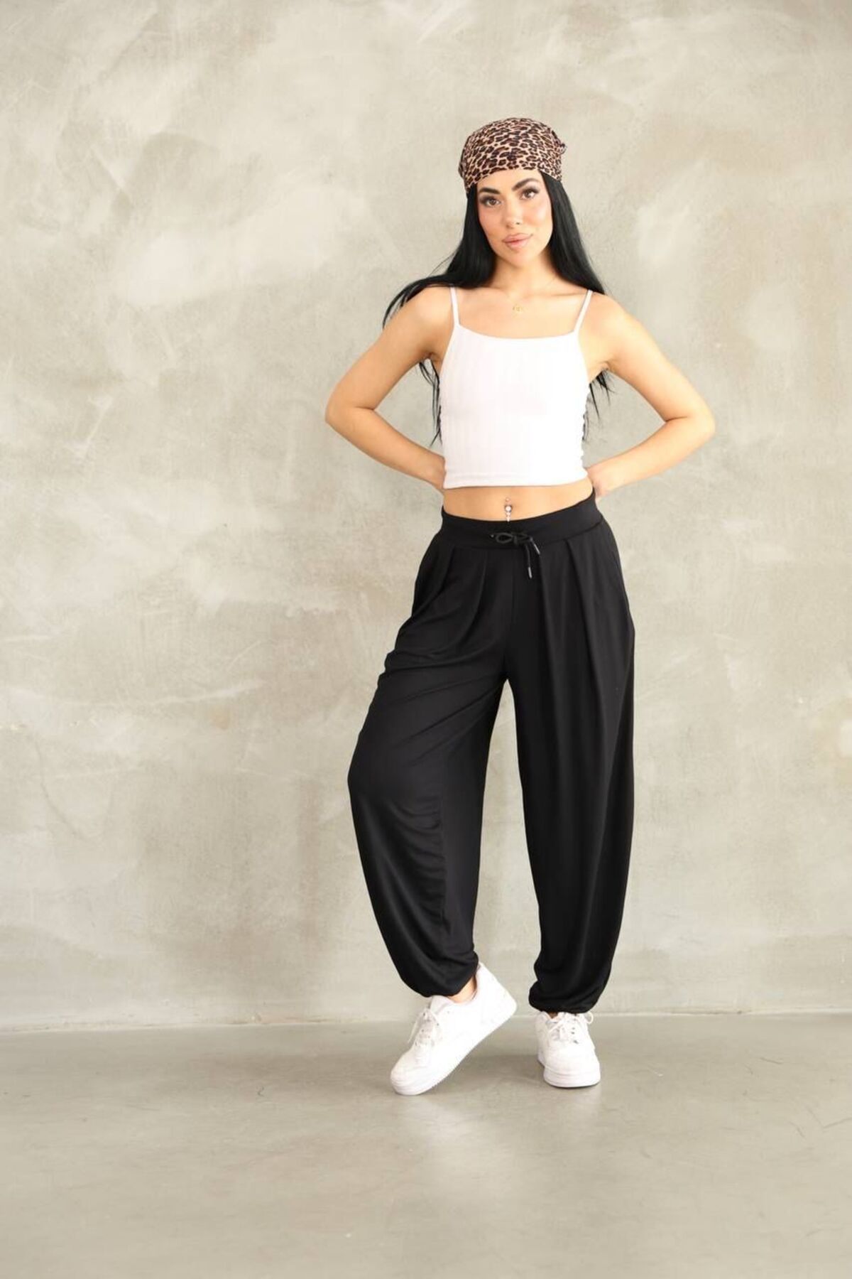 Moda Banuş Siyah Modern Dökümlü Şalvar Pantolon