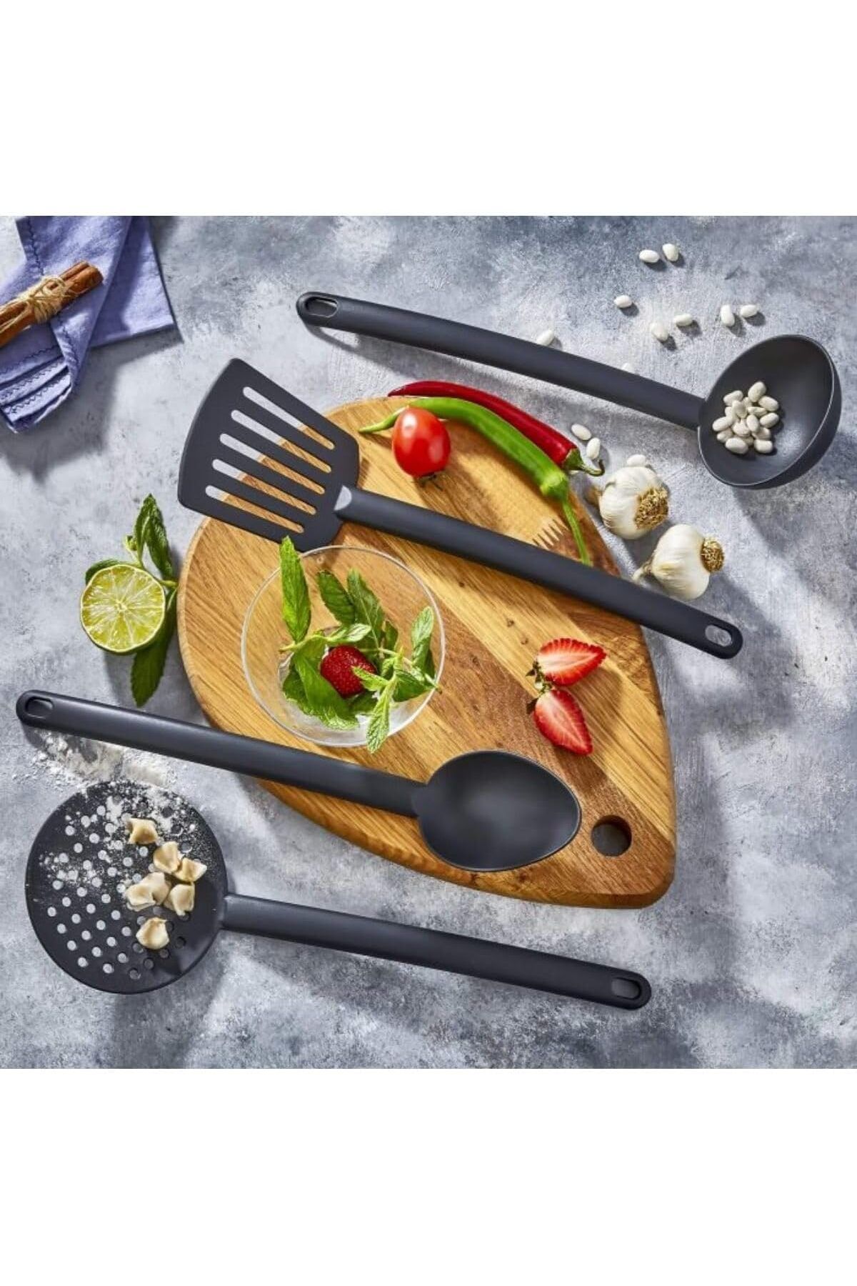 STOREMAX nffashopm 4 Parça Yanmaz Yapışmaz Teflon Kaplama Servis Seti Kepçe Kevgir Spatula Kaşık Plasti