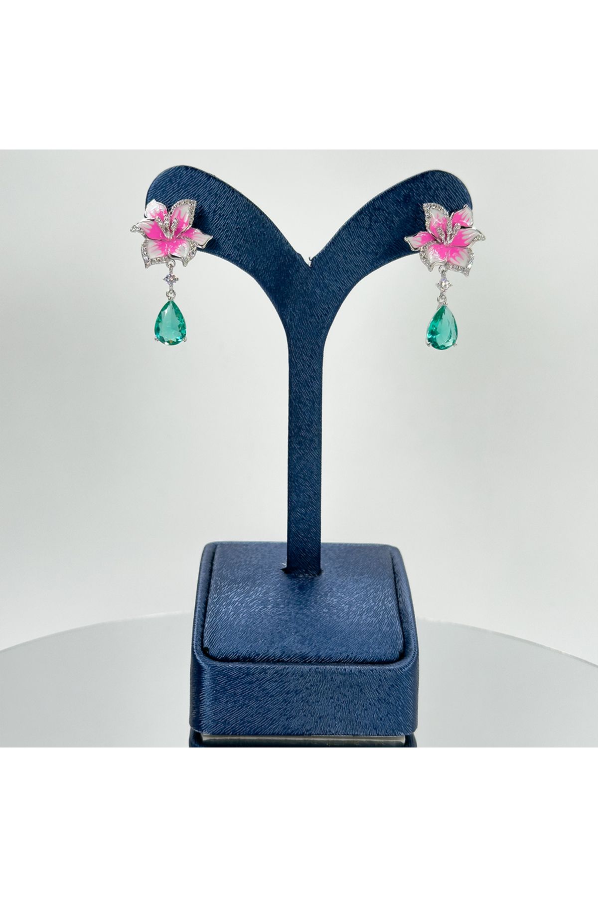 Livora Jewelry Özel Üretim Mineli Paraiba Taşlı Gümüş Küpe