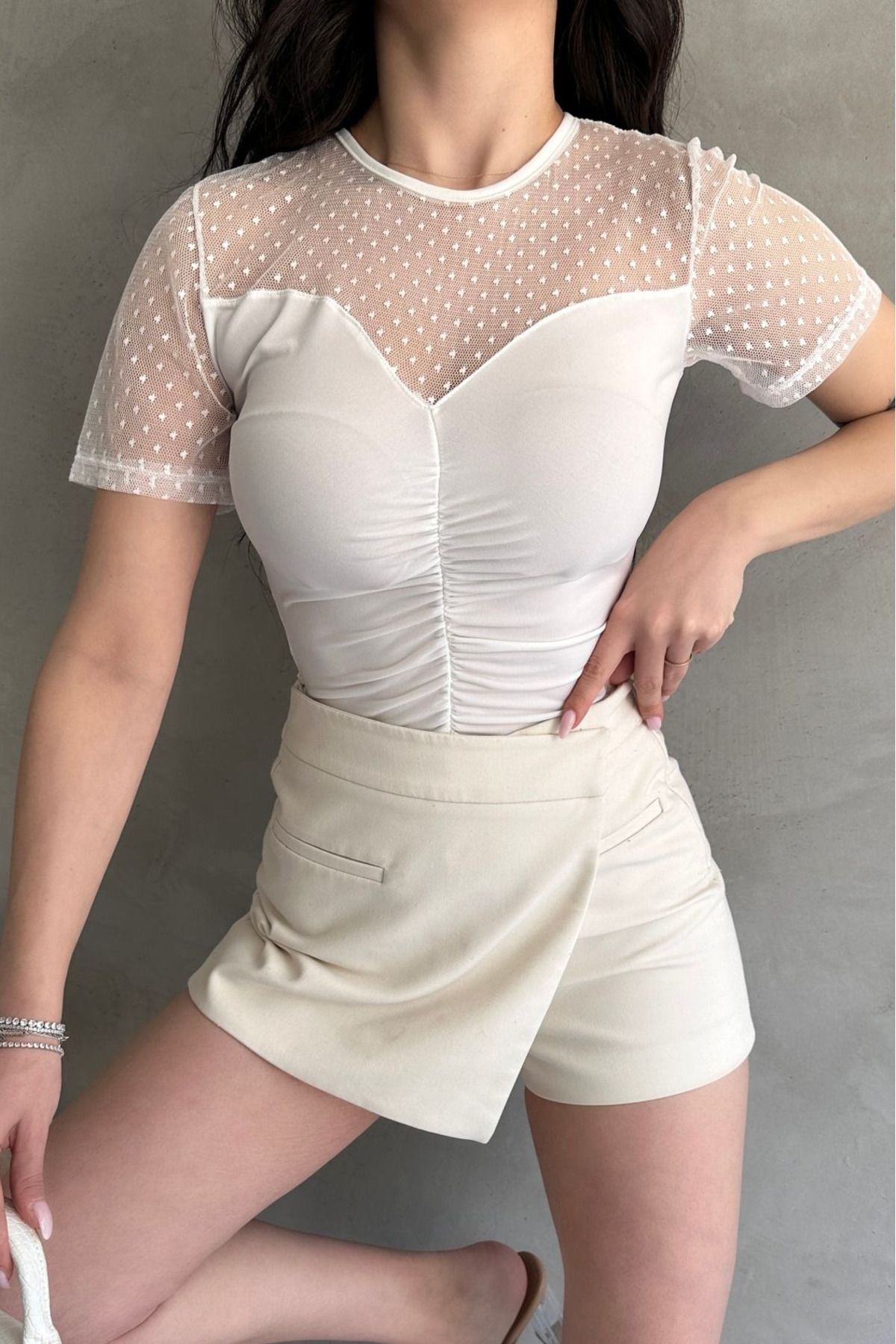 Caddebostan Moda Tül Detaylı Önü Büzgülü Crep Kadın Şık Bluz
