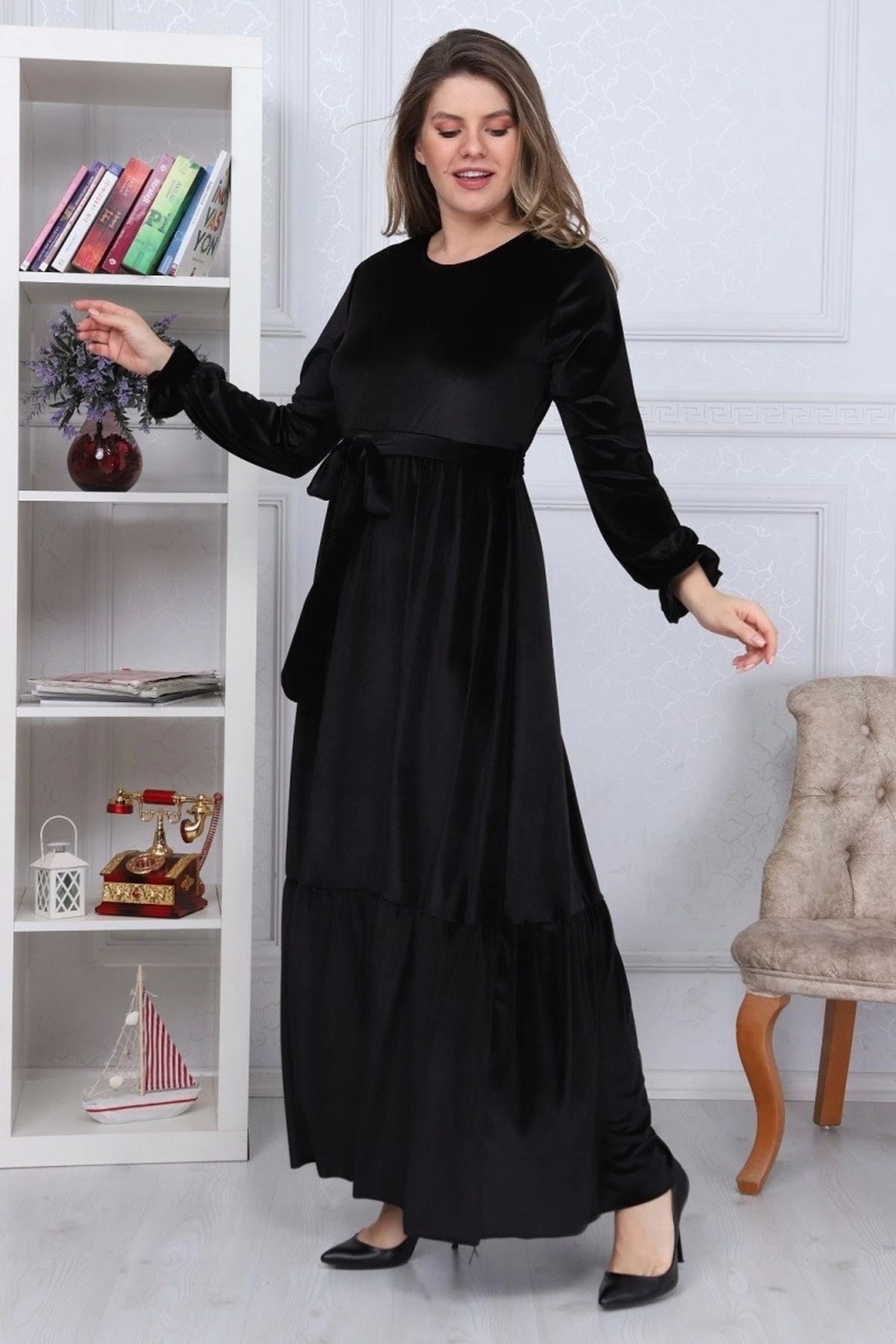 azra moda Eteği Fırfırlı Kadife Elbise Siyah
