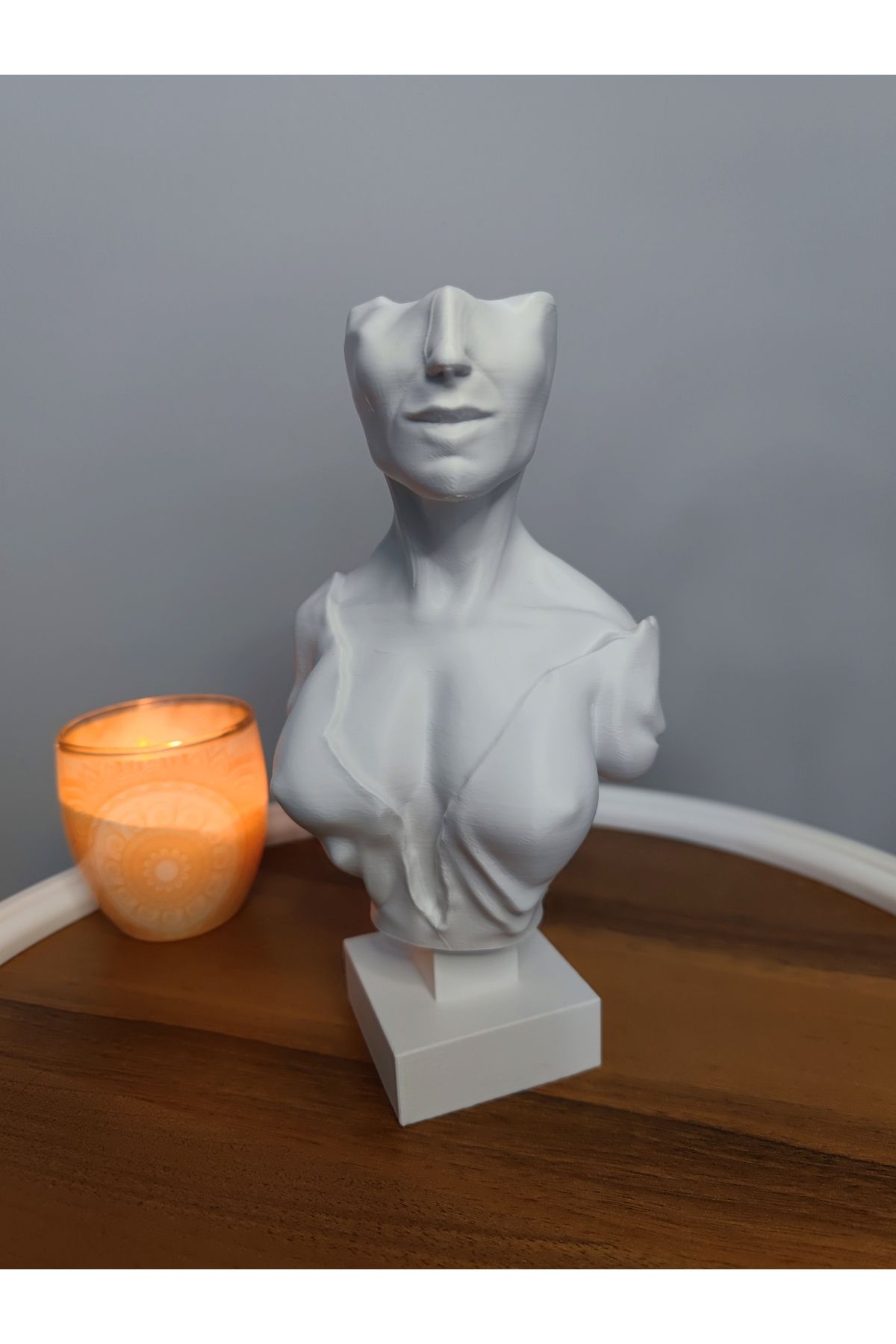 GİZZSTORE HOME Soyut Yüzsüz Heykel Biblo – Estetik ve Modern Dekoratif Tasarım