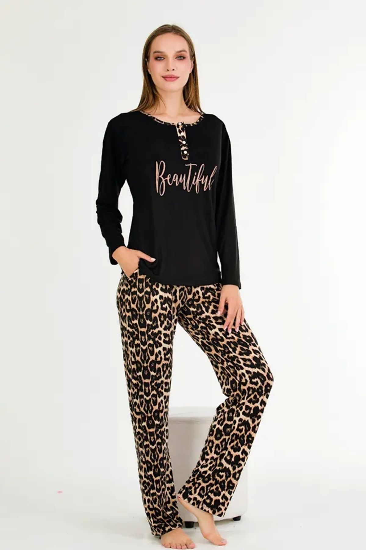 azra moda Uzun Kol Yaka Düğmeli Leopar Pijama Takımı