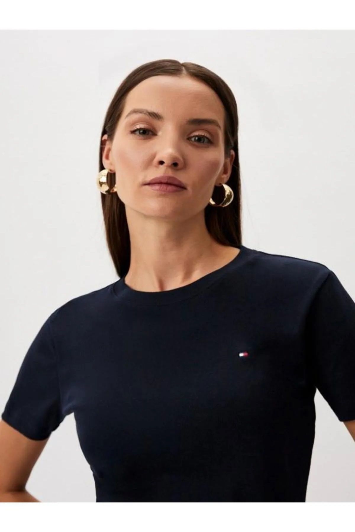 Hilfiger Denim _.tommyhilfiger Kadın Pamuklu Yuvarlak Yaka Marka Logolu T-Shirt