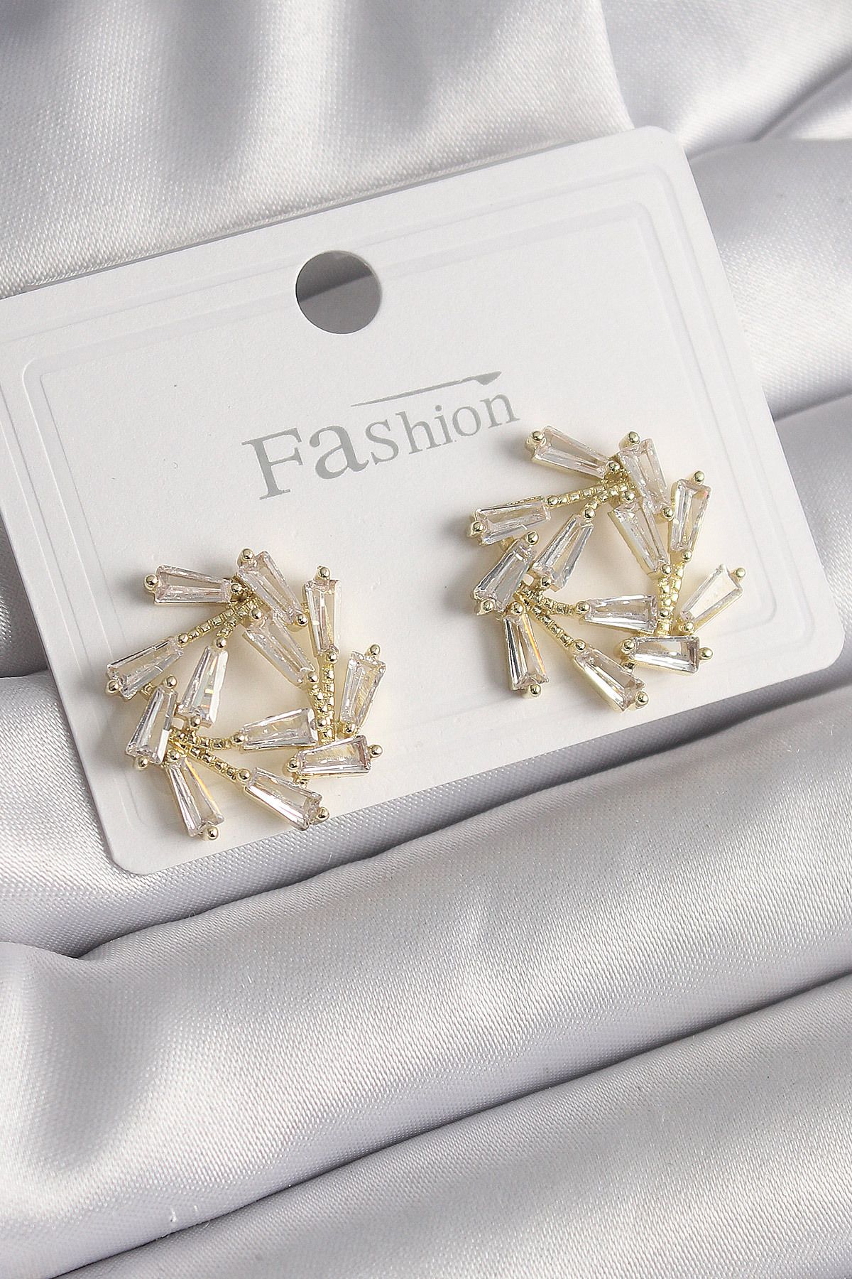 FUDER Pirinç Gold Renk Zirkon Taşlı Daire Model Kadın Küpe