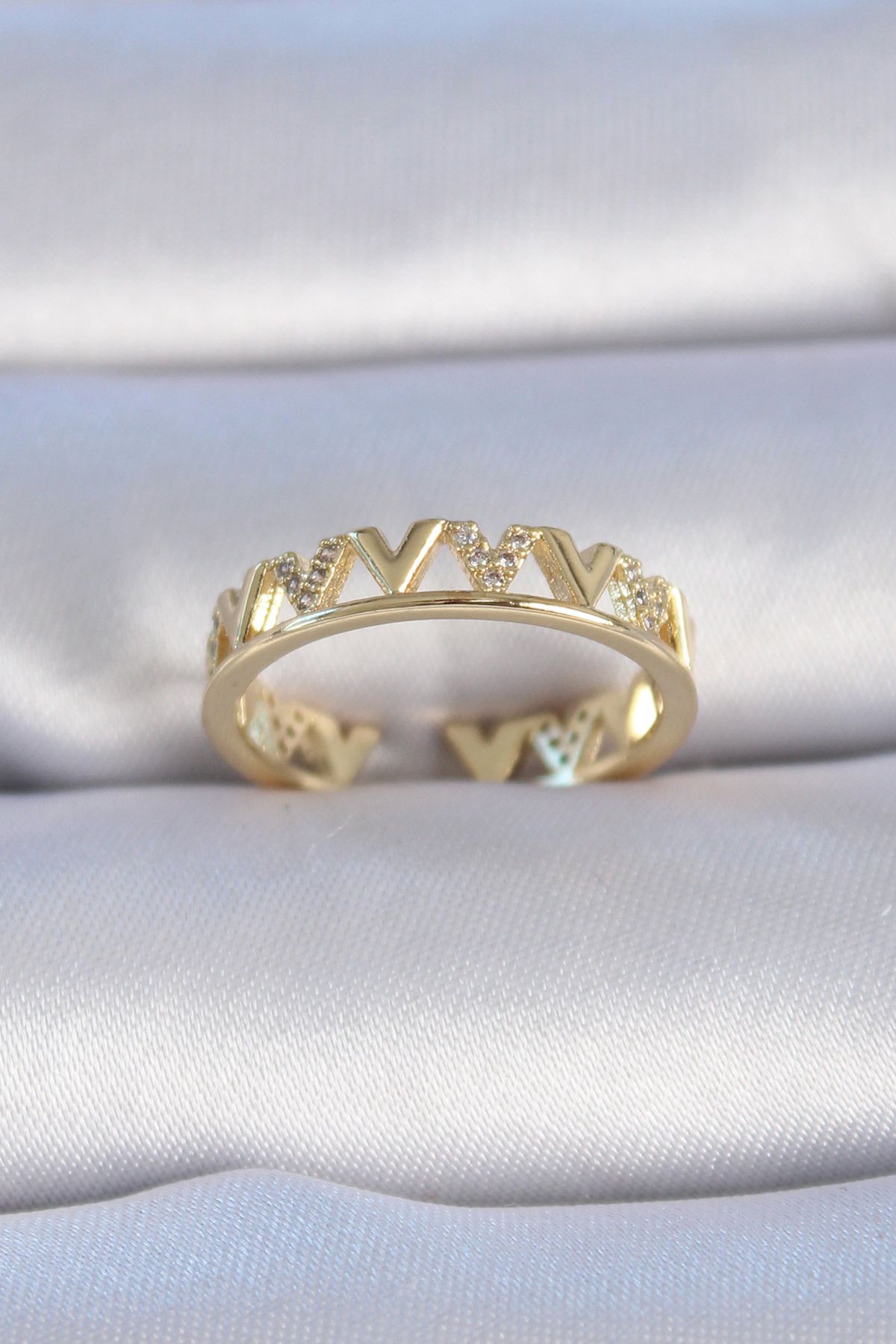 MMB Boutique Pirinç Gold Renk Zirkon Taşlı "V" Model Kadın Yüzük