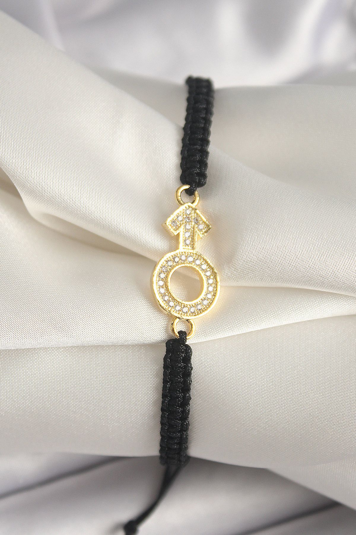 MMB Boutique Pirinç Gold Renk Zirkon Taşlı Mars Figür Asansörlü Makrome Model Kadın Bileklik