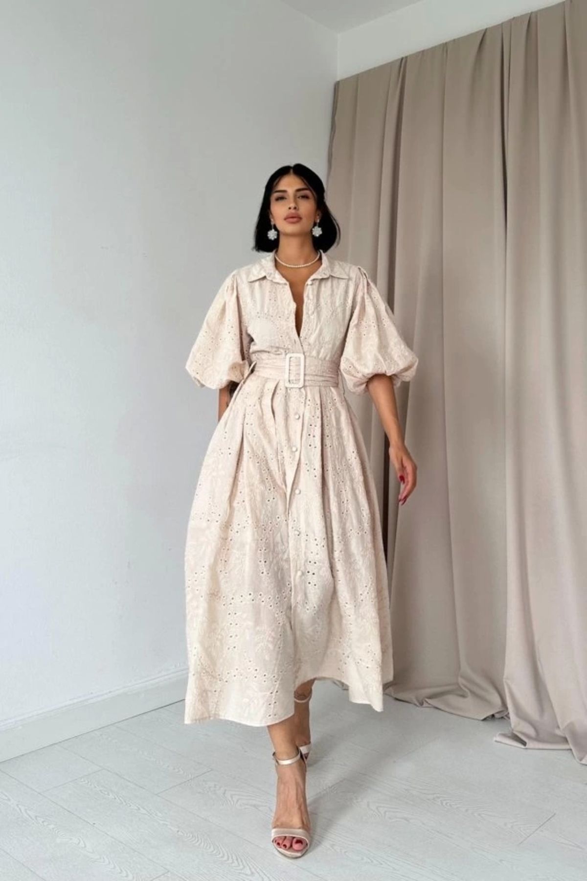 Butik Bej Pileli Balkon Elbise