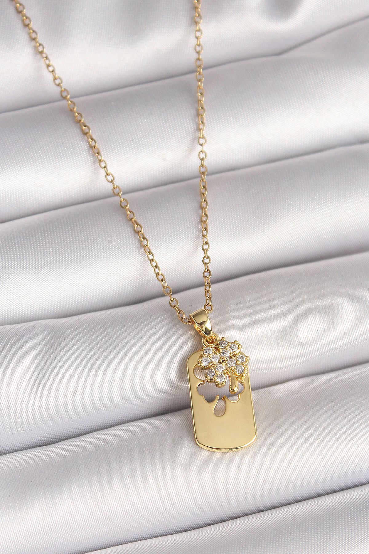 callerrons accessories Gold Renk Zincir Zirkon Taşlı Yonca Model Kadın Kolye - EBJ250501W32732