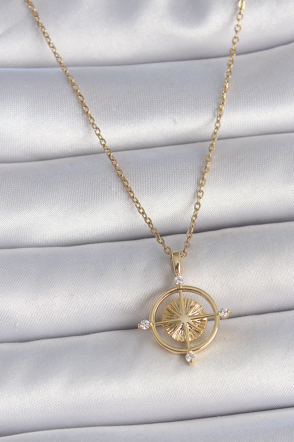 callerrons accessories Gold Renk Zincir Zirkon Taşlı Pusula Model Kadın Kolye - EBJ250501W33577