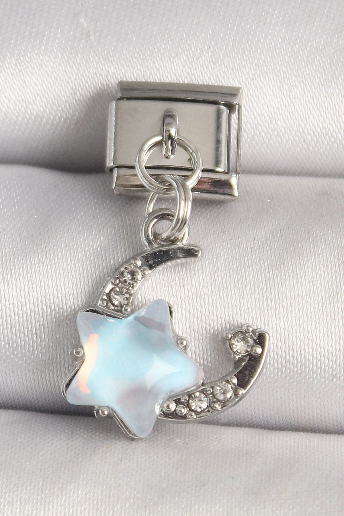 callerrons accessories Gümüş Renk Zirkon Taşlı Mavi Mineli Yıldız Model Nomination Charm - EBJ250501W32928