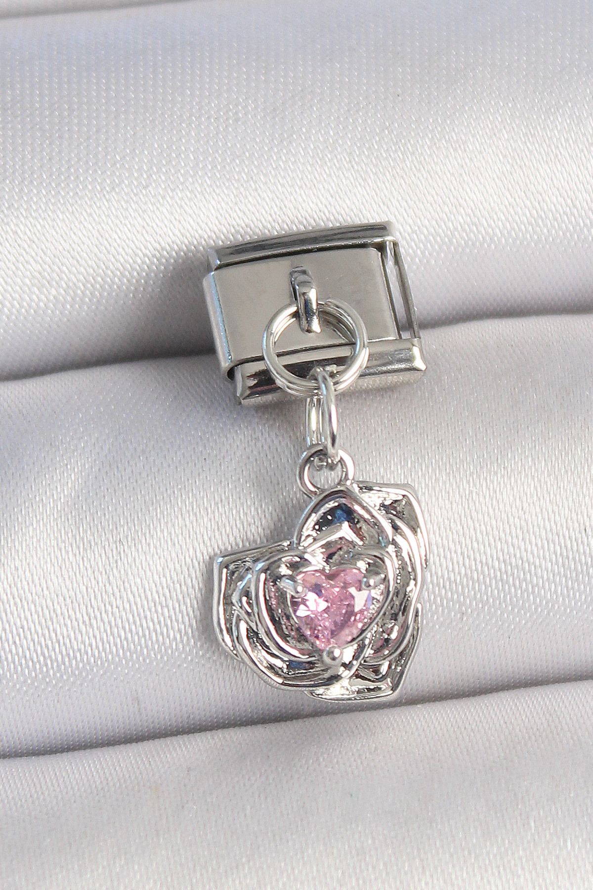 callerrons accessories Gümüş Renk Pembe Zirkon Taşlı Kalpli Gül Model Nomination Charm - EBJ250501W33154