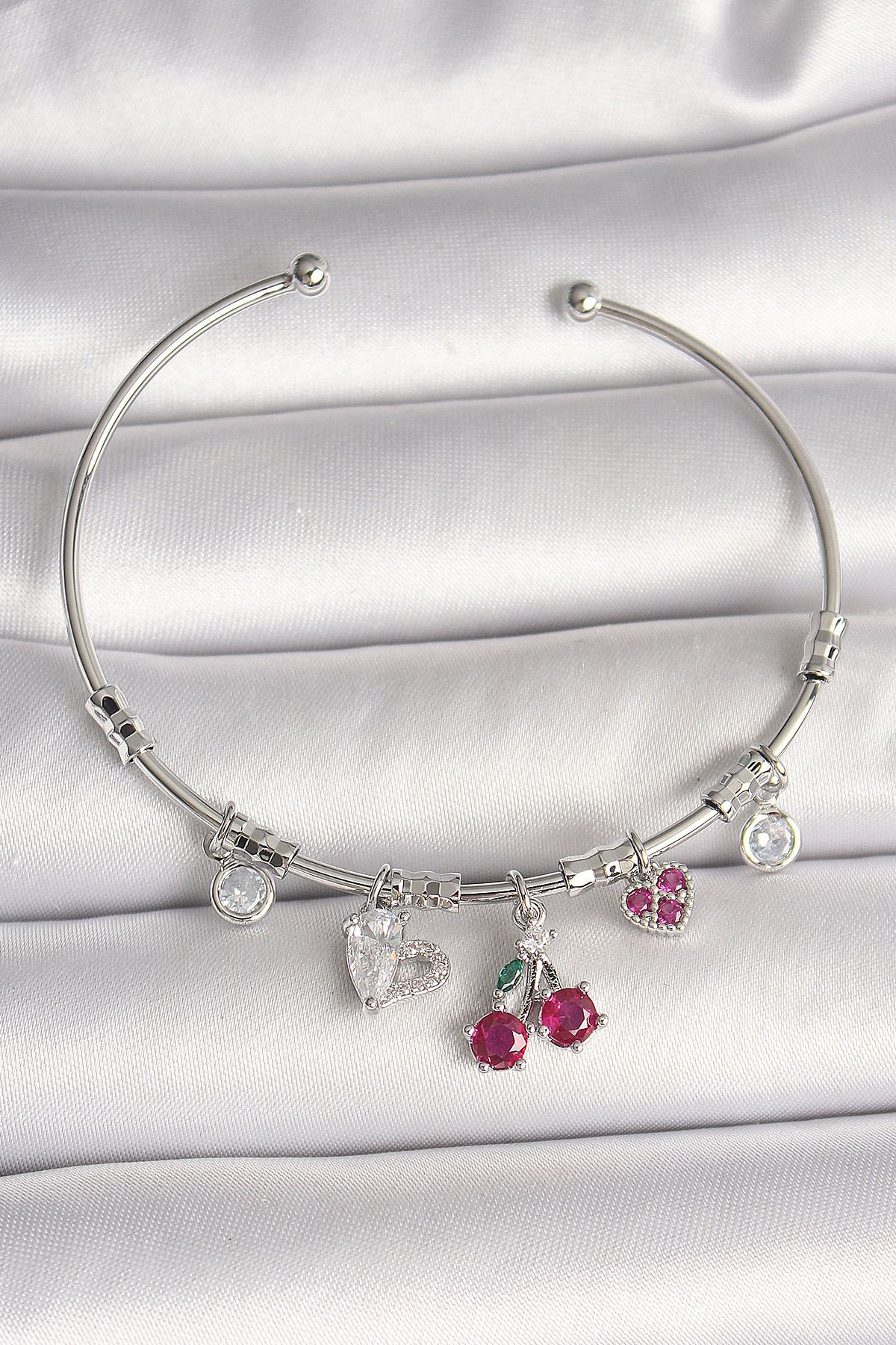 callerrons accessories Pirinç Gümüş Renk Sallantı Kiraz Figür Kalp Detay Charm Kadın Bileklik - EBJ250501W32823
