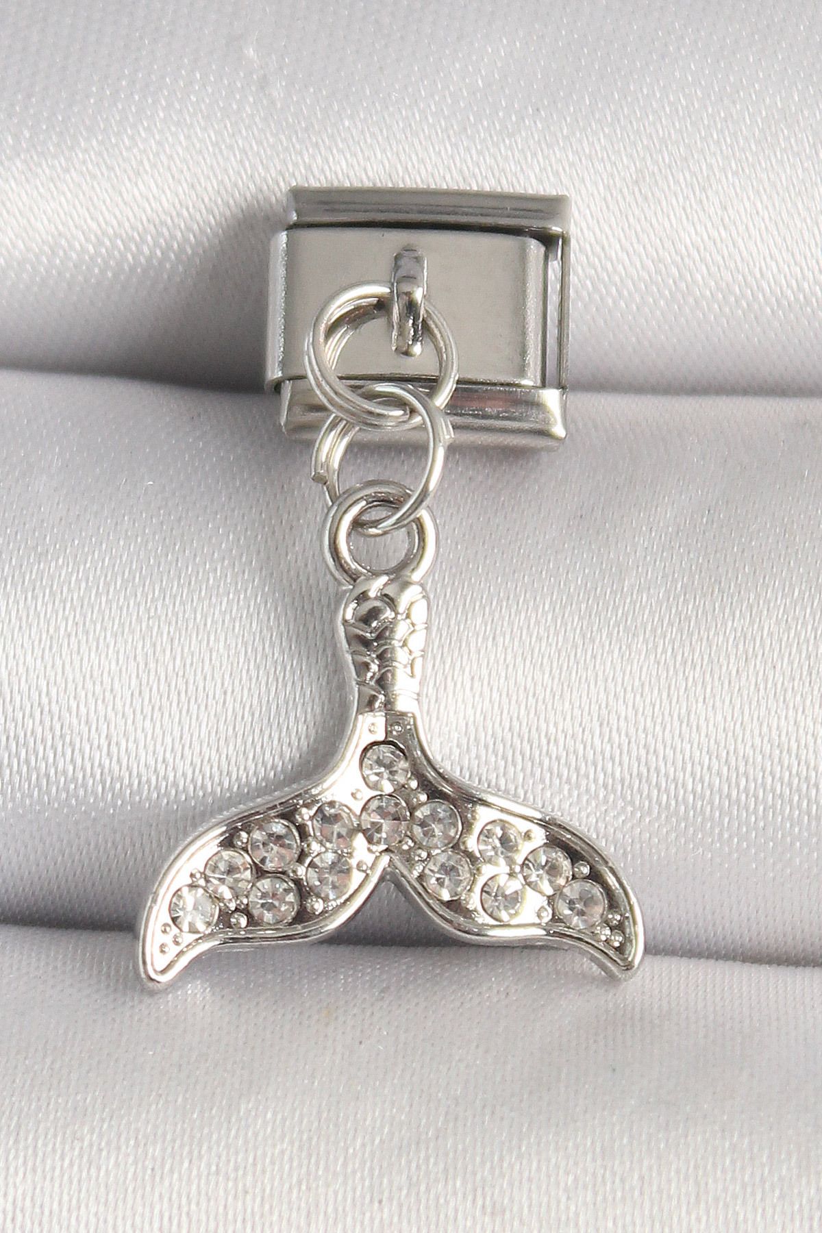 callerrons accessories Gümüş Renk Zirkon Taşlı Balık Kuyruğu Model Nomination Charm - EBJ250501W32885