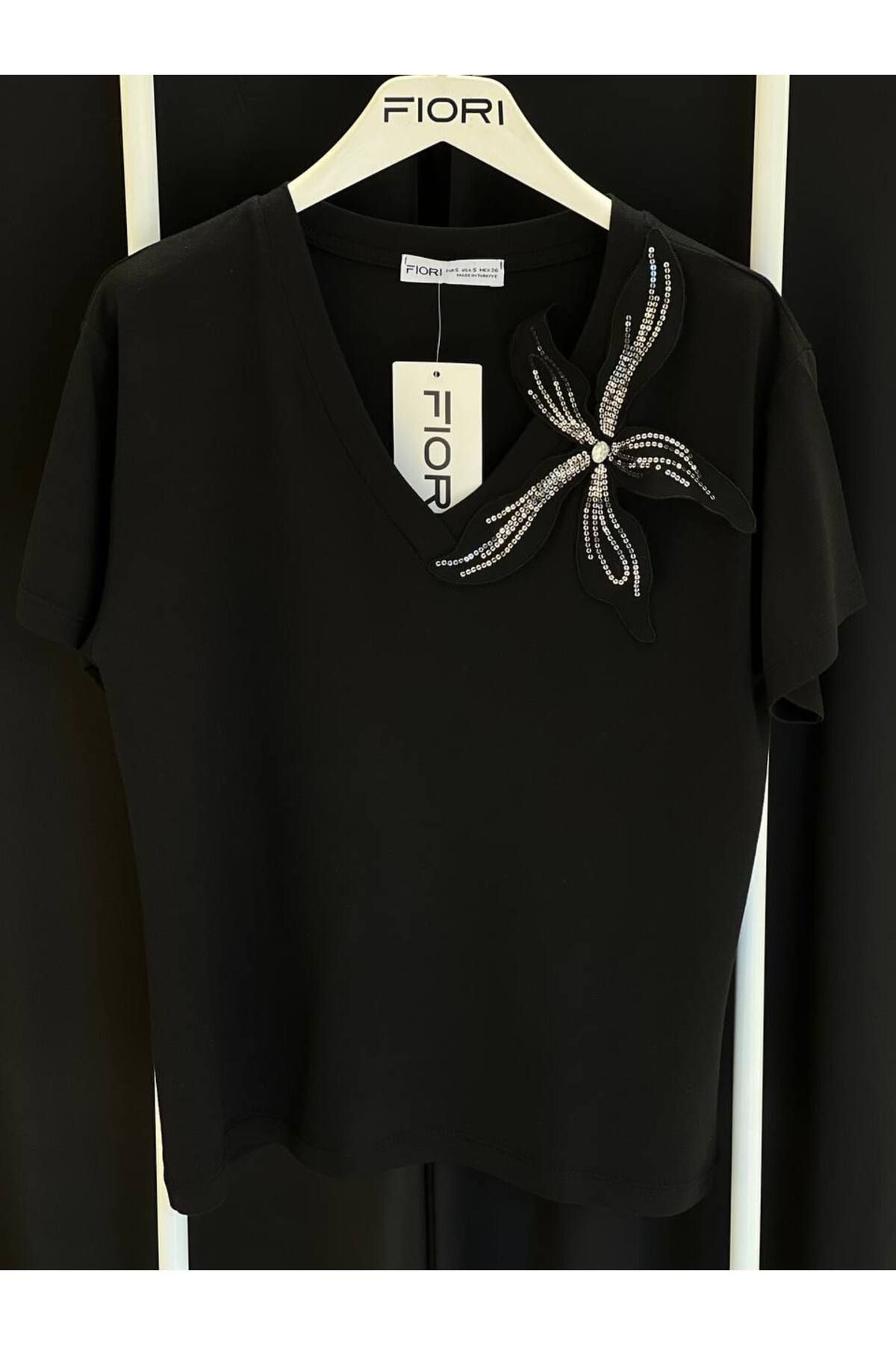 Fiori V Yakalı Tshirt